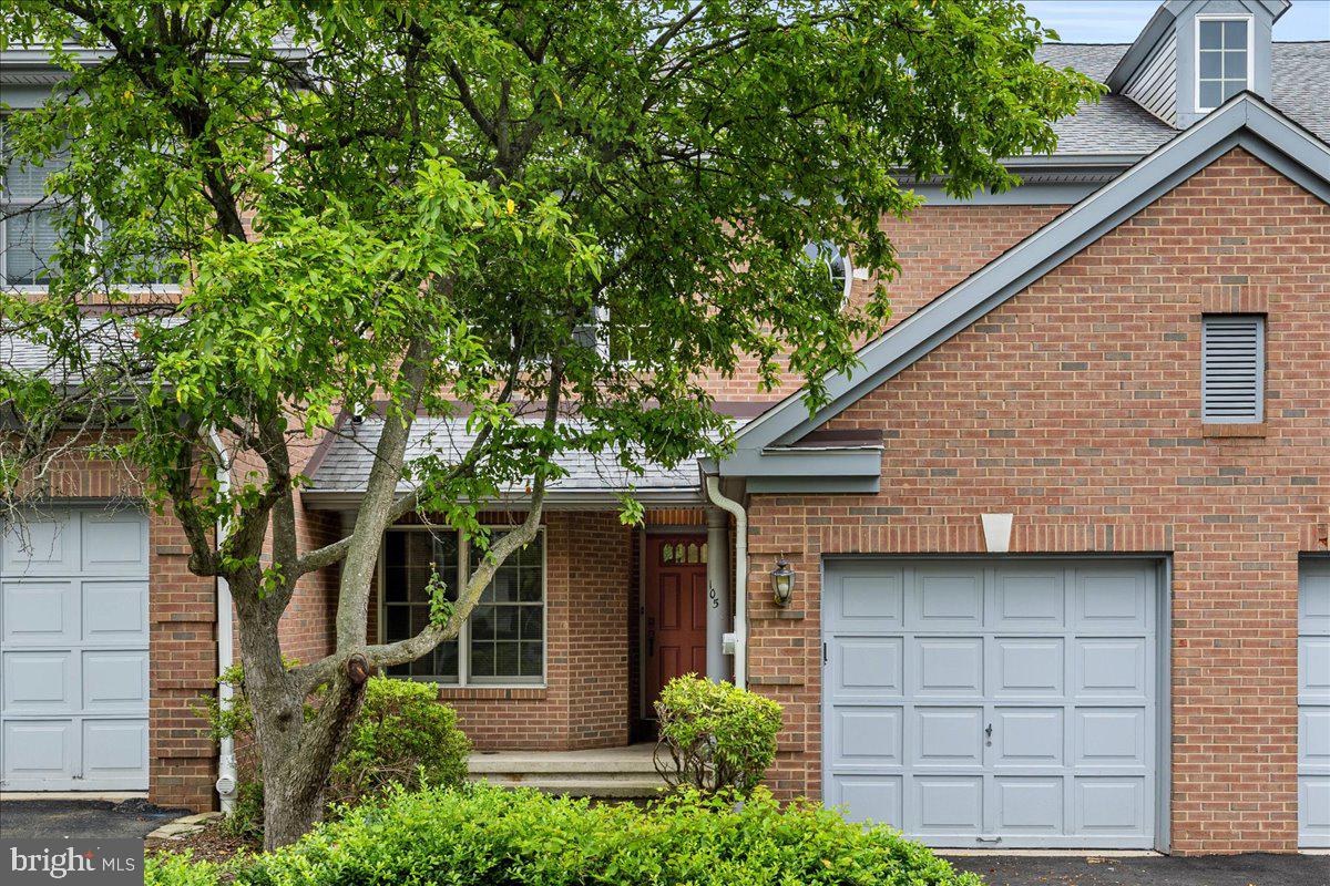 105 SAINT CLAIR COURT