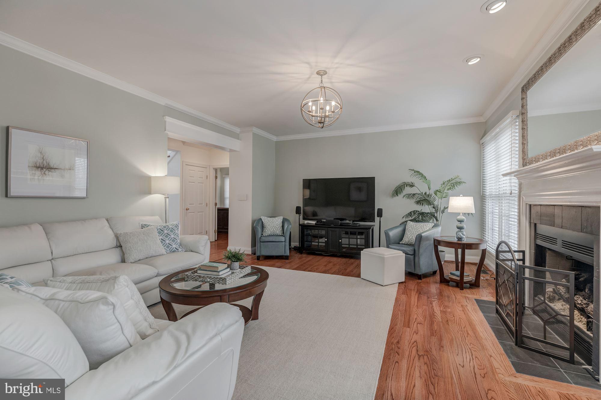 MCINTOSH MANOR OLDE CHES - Residential