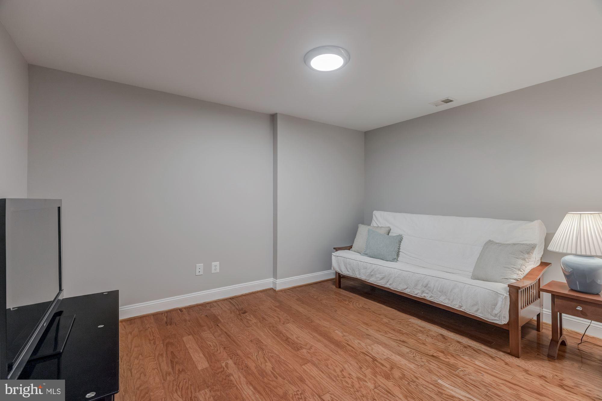 MCINTOSH MANOR OLDE CHES - Residential