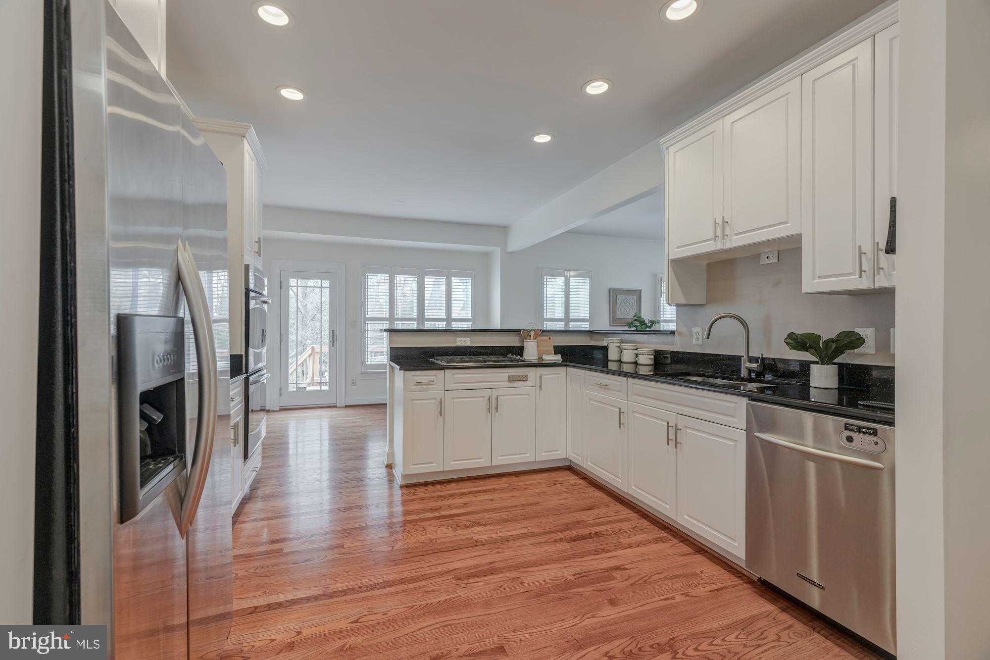 MCINTOSH MANOR OLDE CHES - Residential