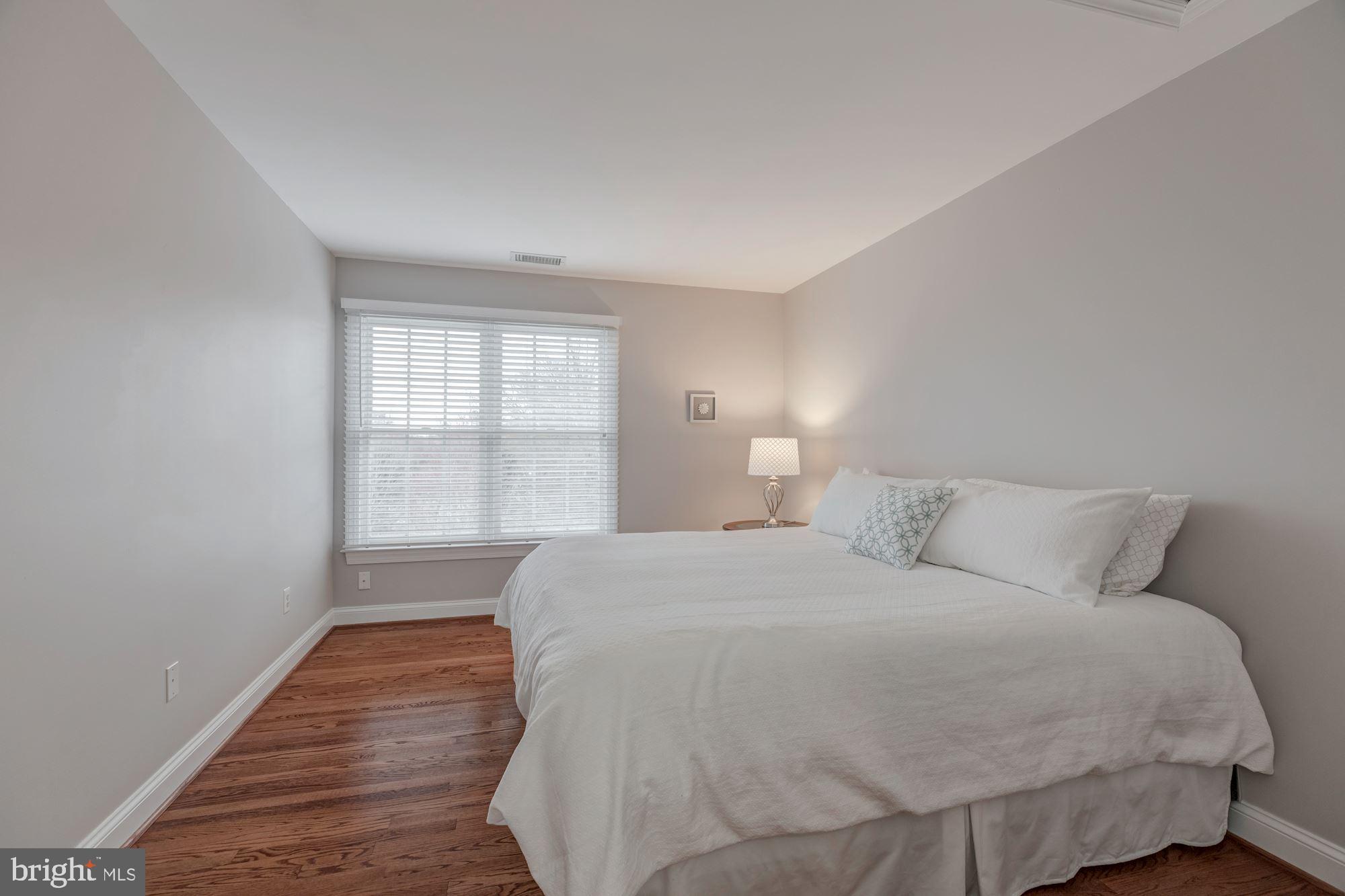 MCINTOSH MANOR OLDE CHES - Residential