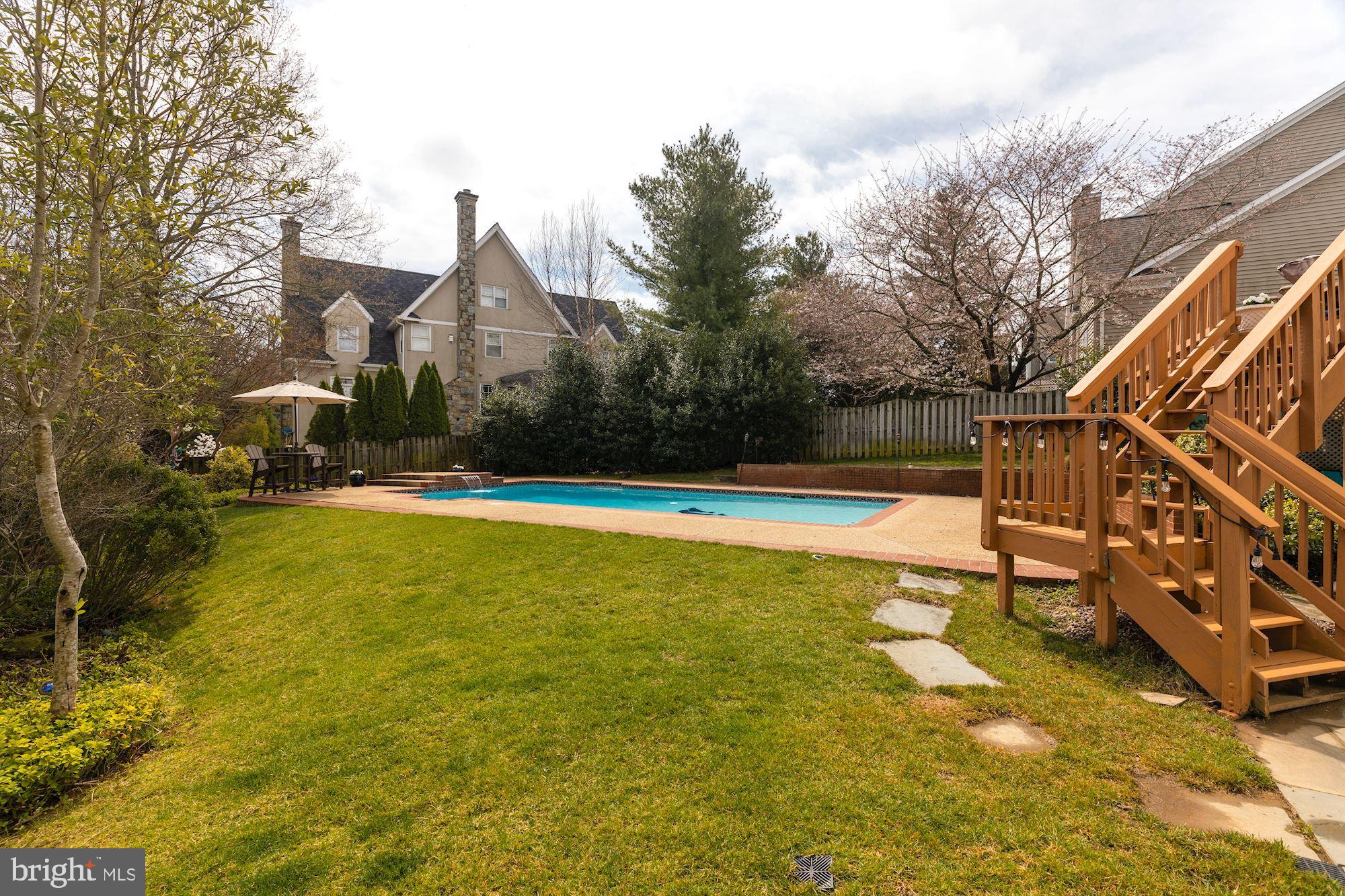 MCINTOSH MANOR OLDE CHES - Residential