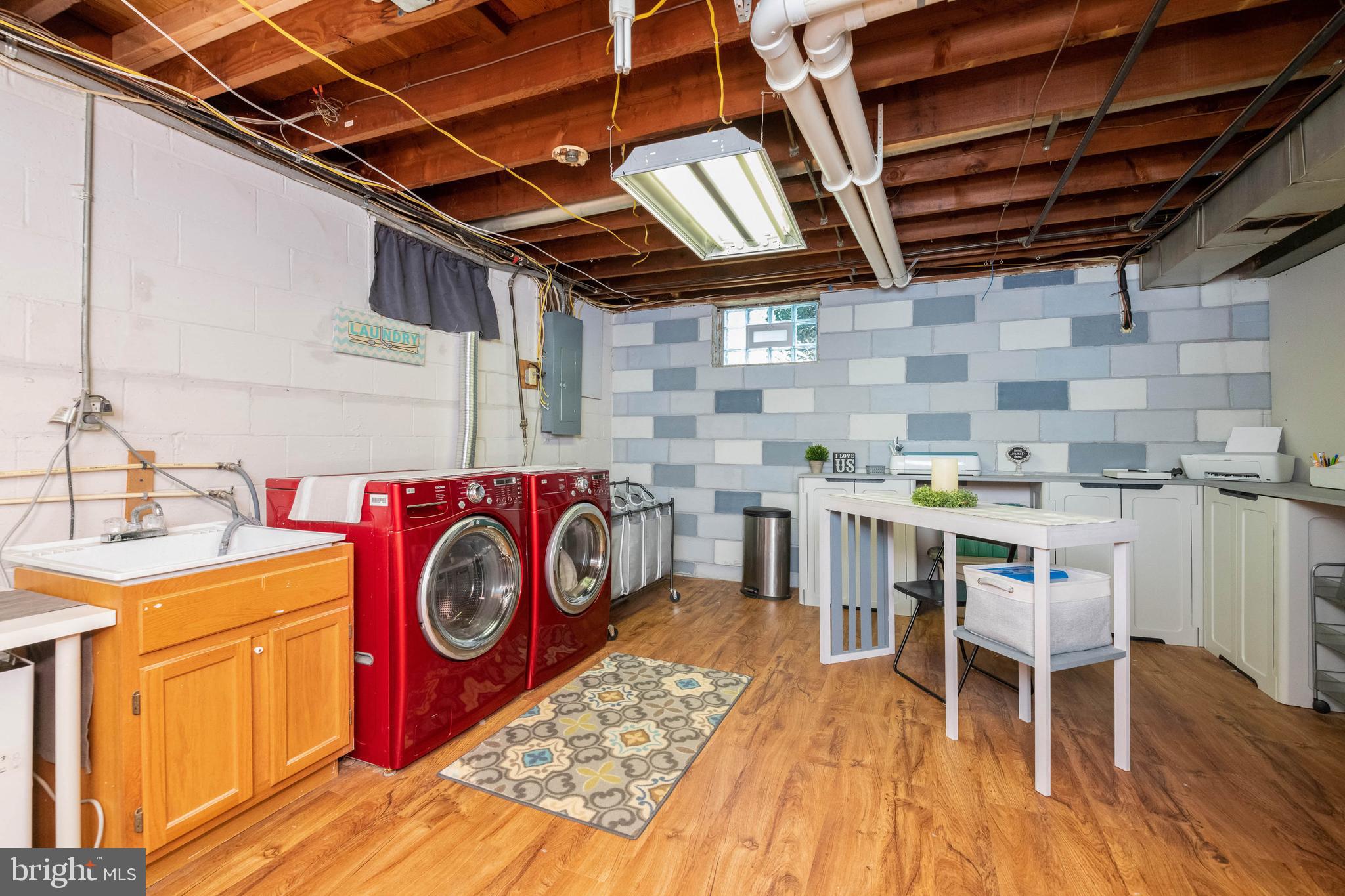 WAKEFIELD MEADOWS - Residential