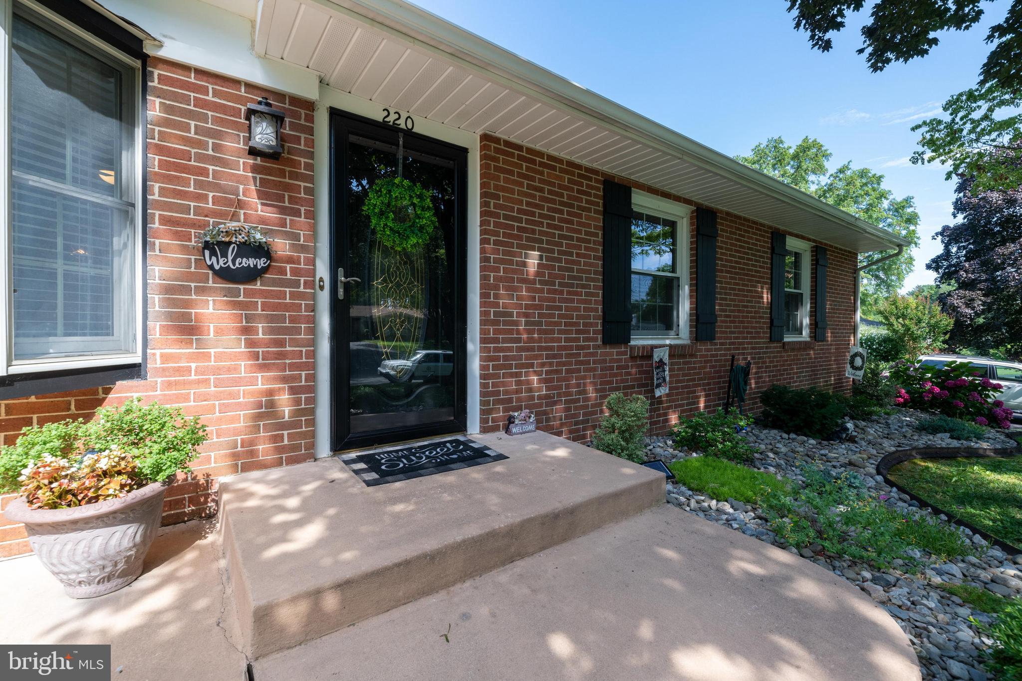 WAKEFIELD MEADOWS - Residential