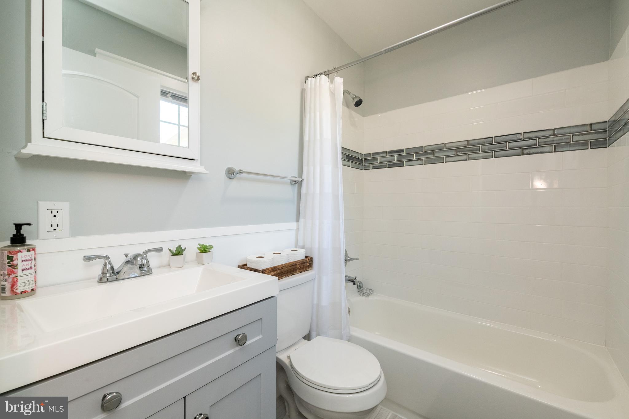 WAKEFIELD MEADOWS - Residential