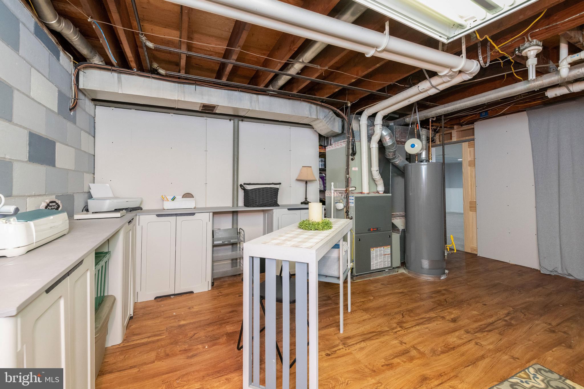 WAKEFIELD MEADOWS - Residential