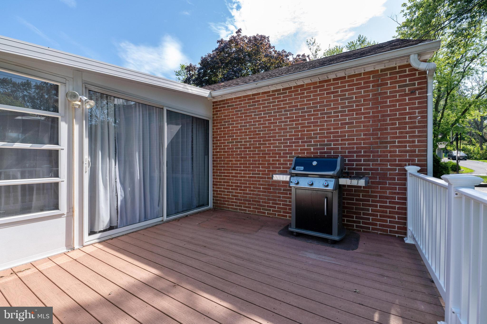 WAKEFIELD MEADOWS - Residential