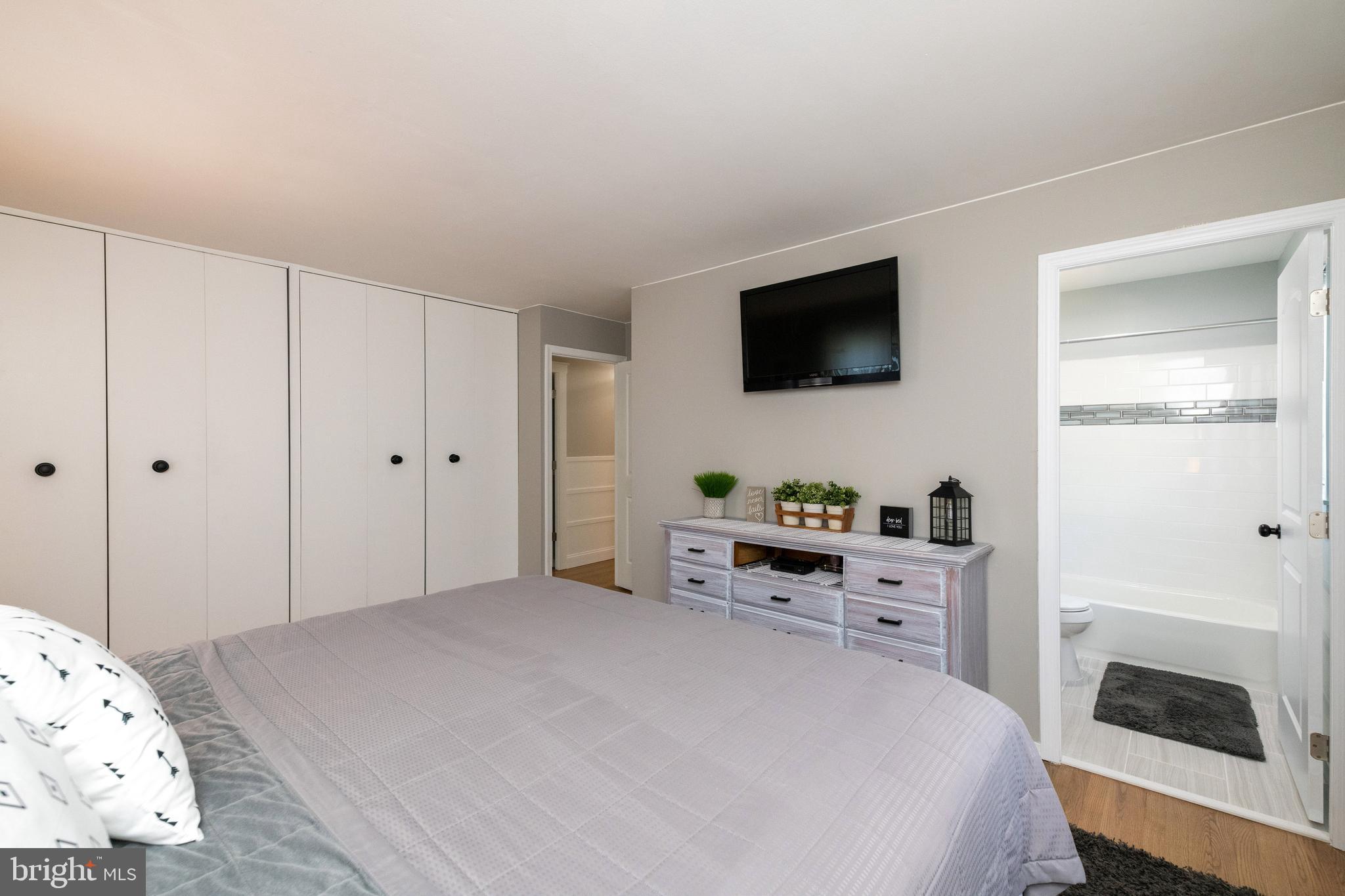 WAKEFIELD MEADOWS - Residential