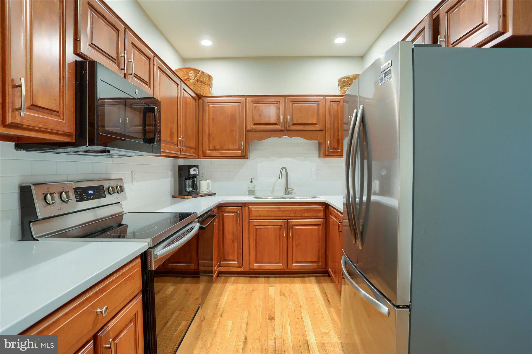 DICKINSON GREEN - Residential