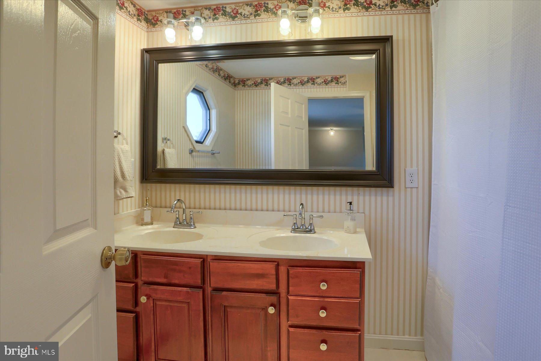 DICKINSON GREEN - Residential