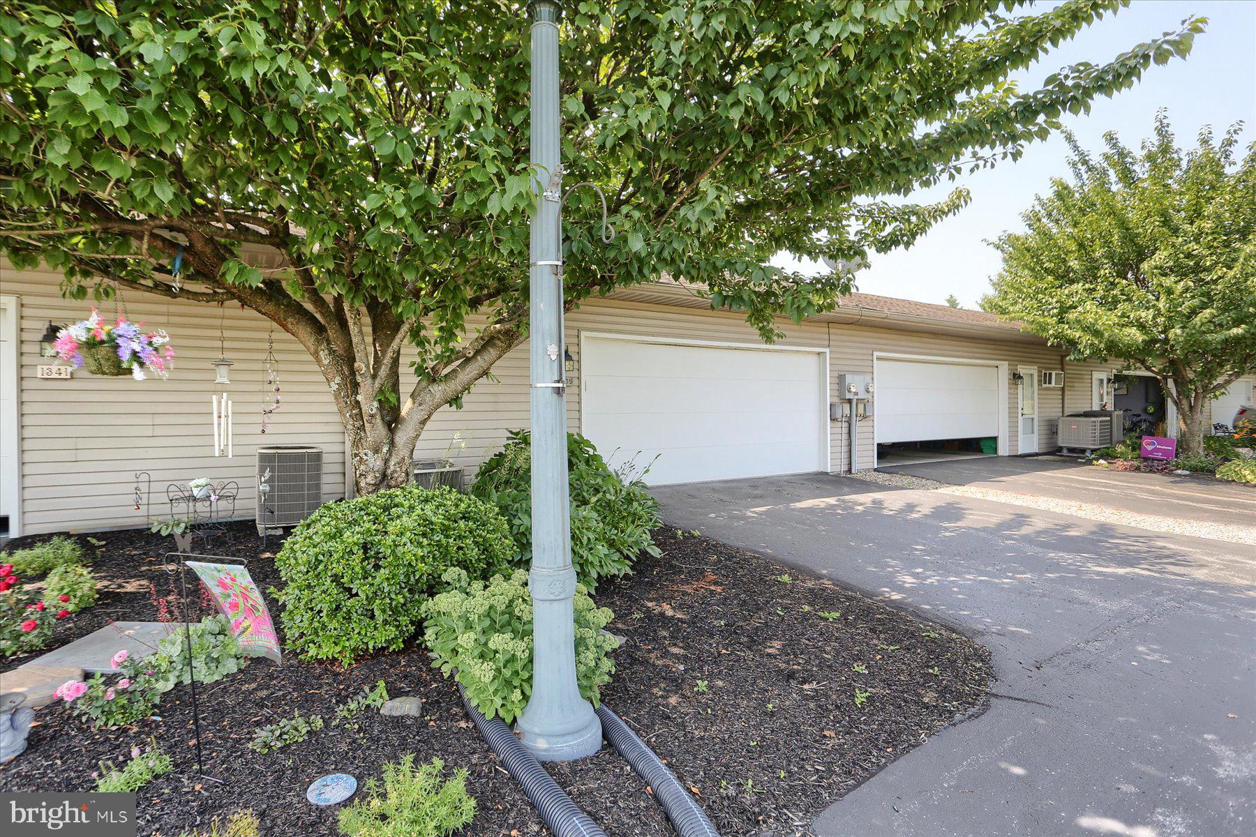 DICKINSON GREEN - Residential