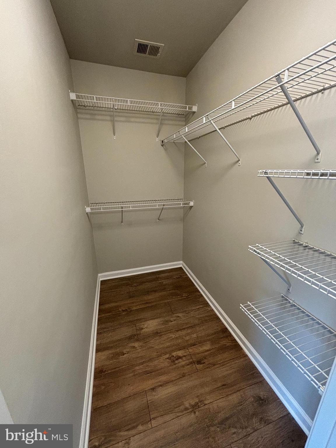 LAKE FREDERICK - Residential Lease