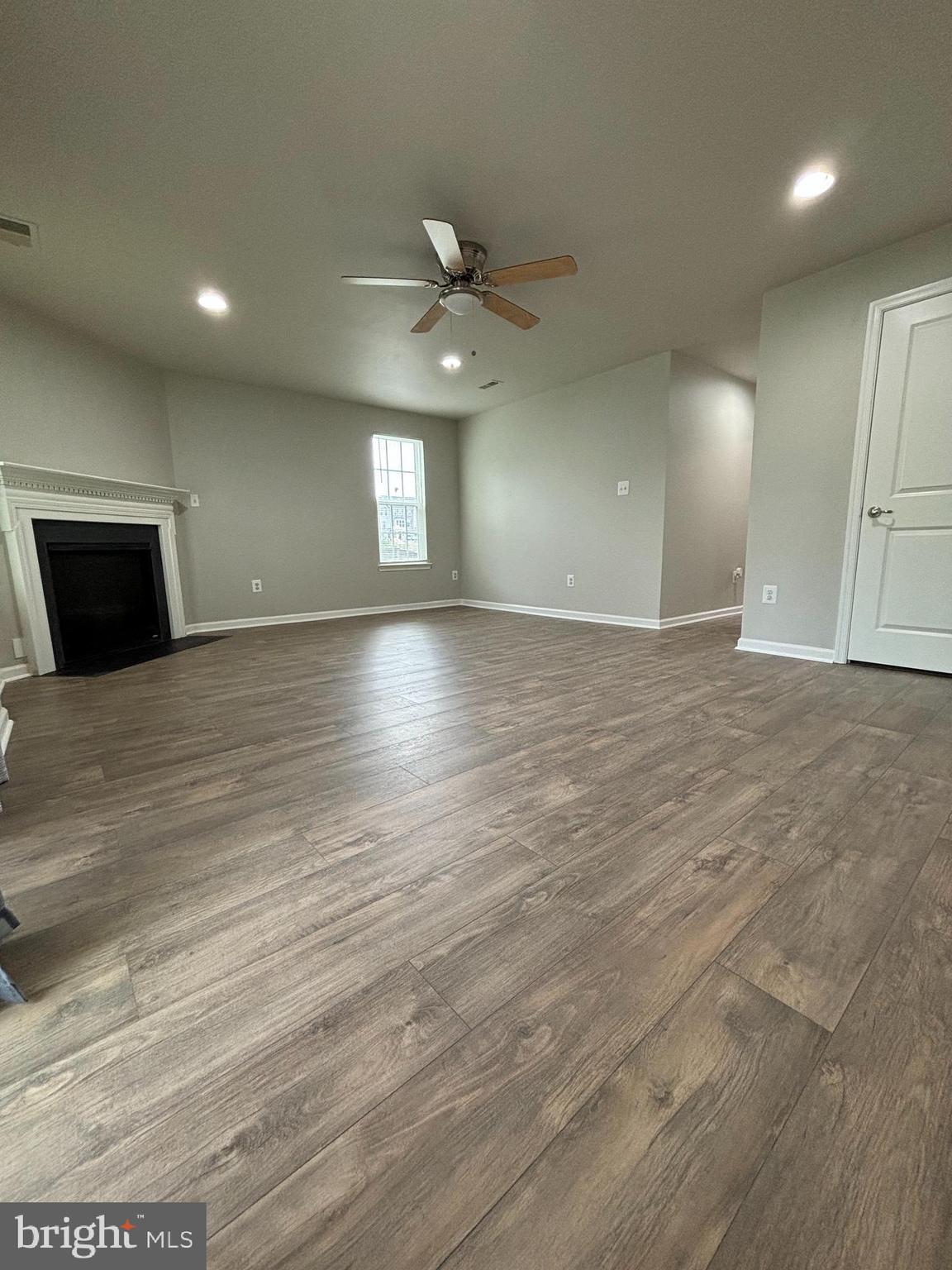 LAKE FREDERICK - Residential Lease