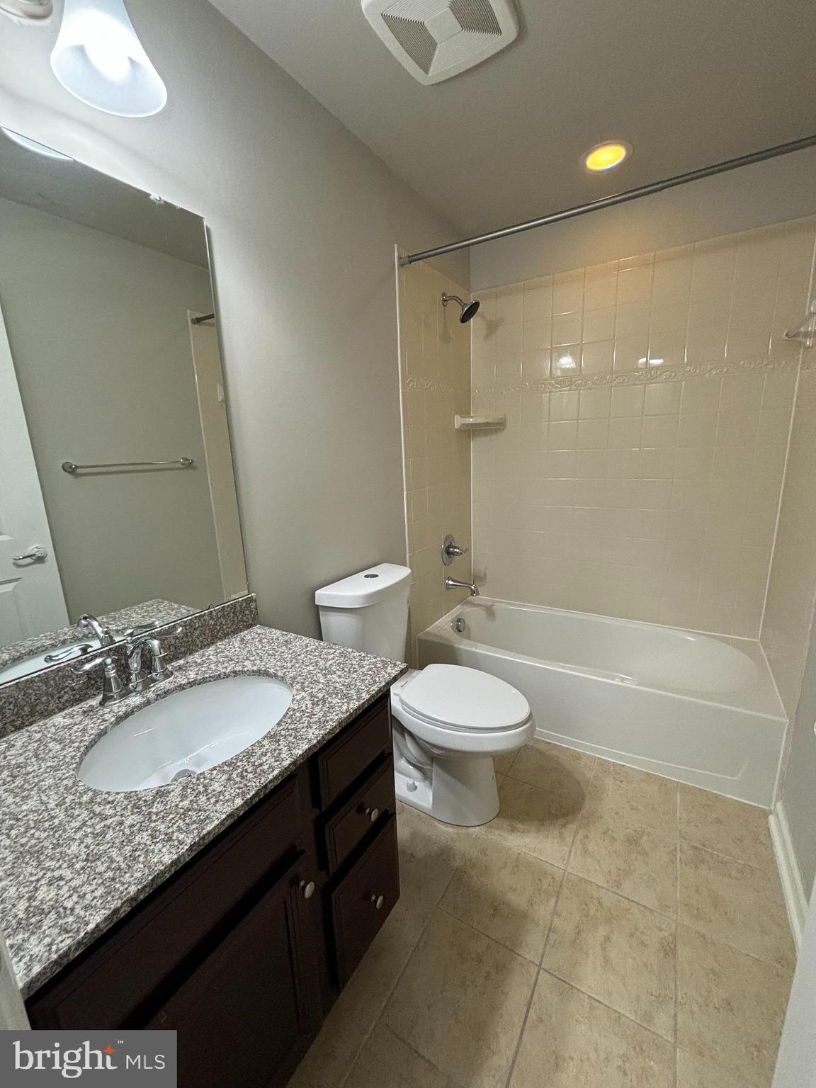 LAKE FREDERICK - Residential Lease