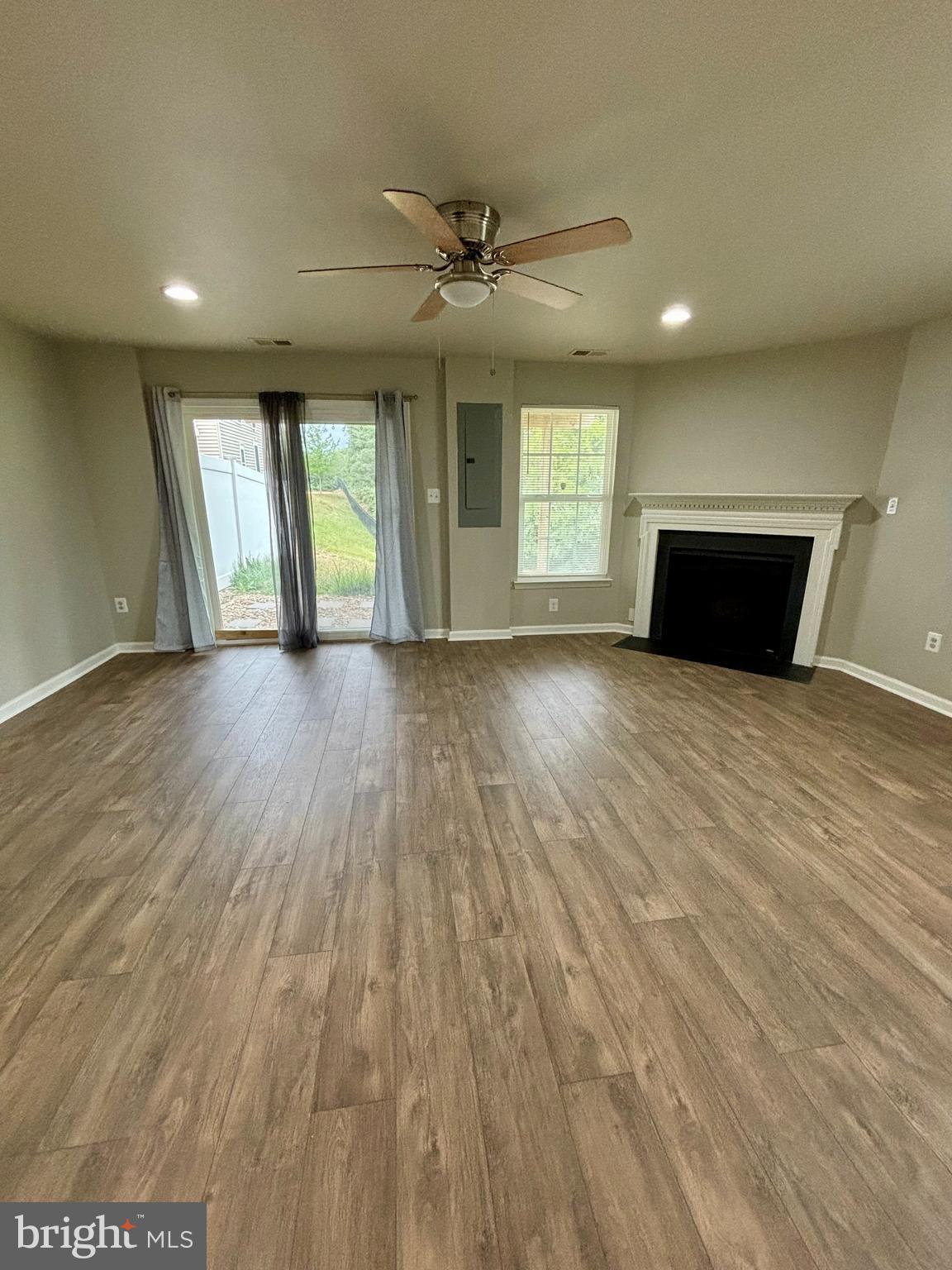 LAKE FREDERICK - Residential Lease