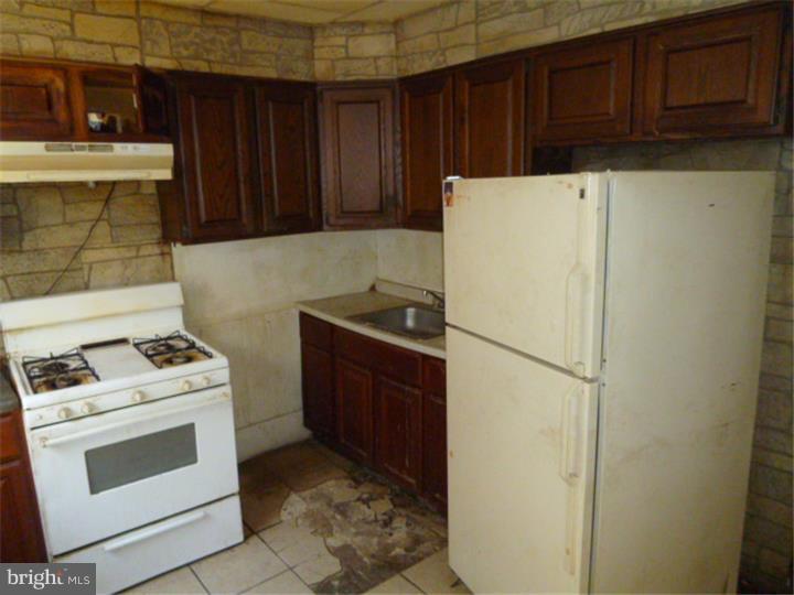 PHILADELPHIA (SOUTHWEST) - Residential