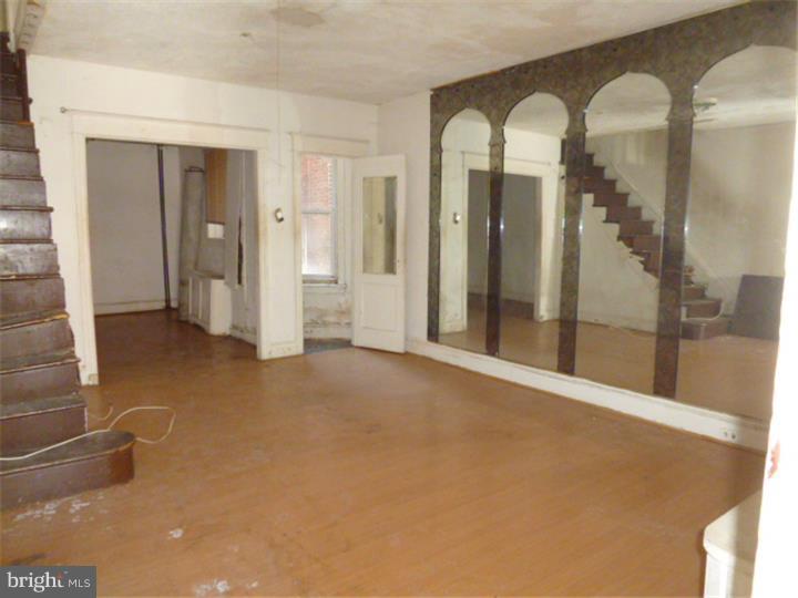 PHILADELPHIA (SOUTHWEST) - Residential