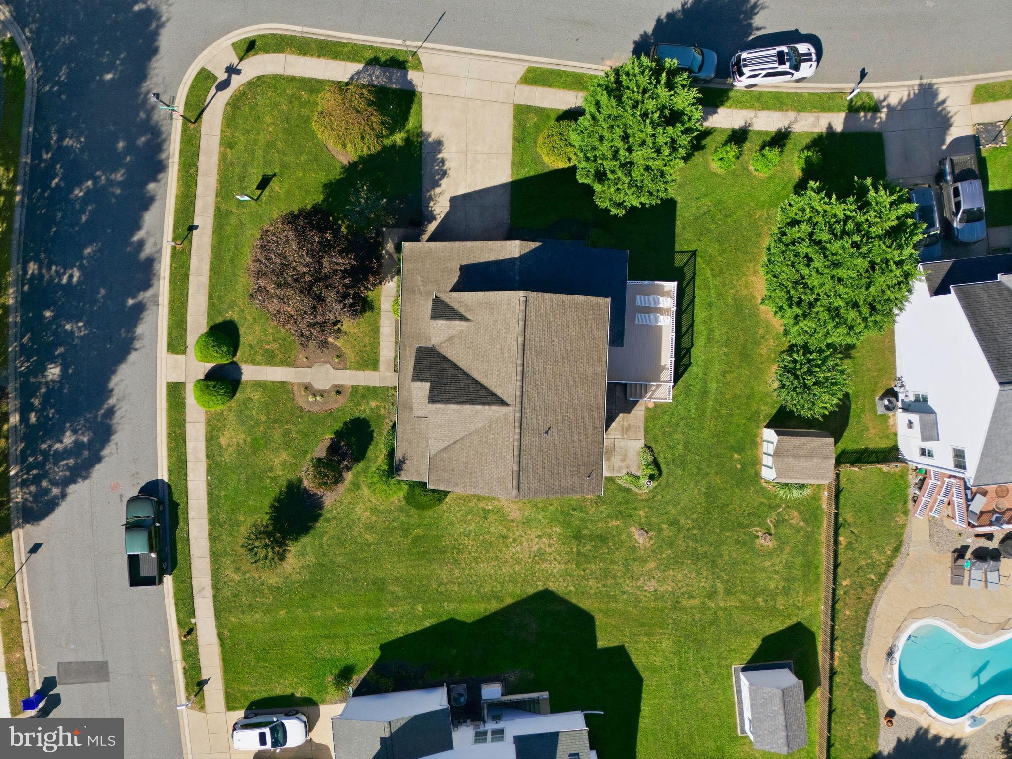 1239 WHISPERING WOODS WAY