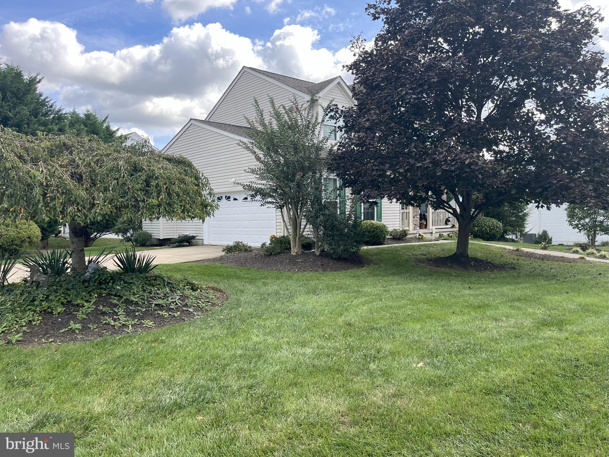 1239 WHISPERING WOODS WAY