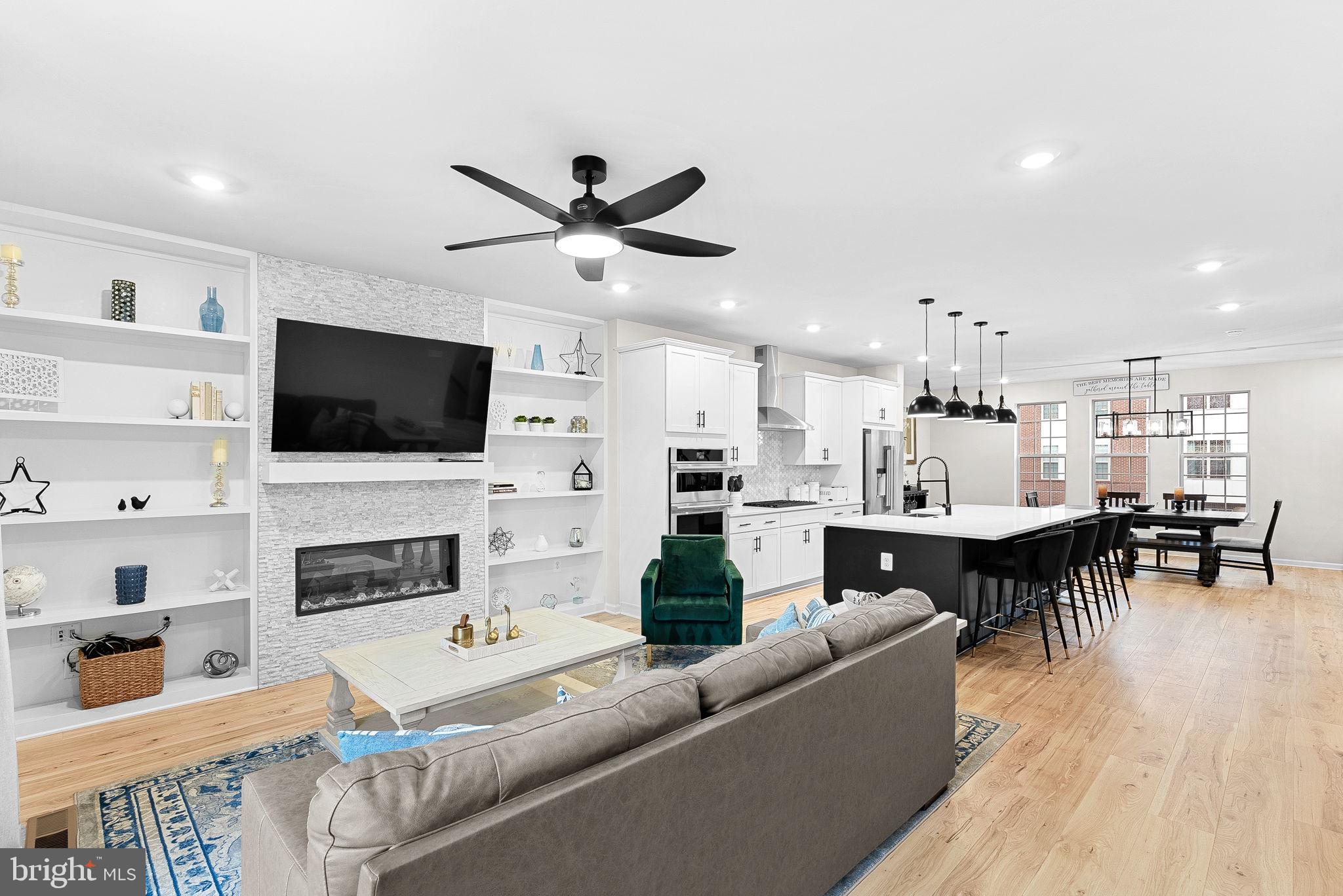 EAST QUARTER - Residential