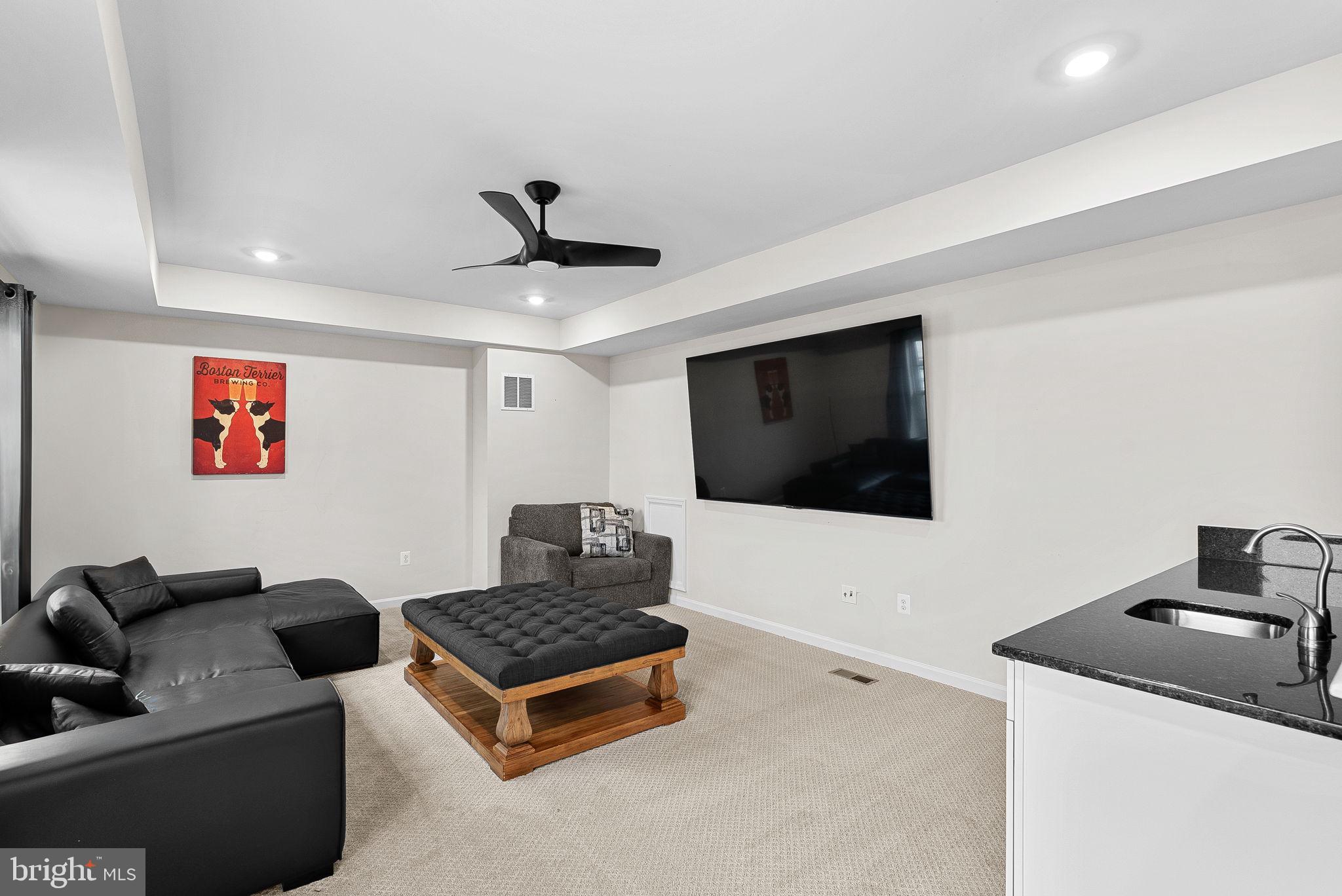 EAST QUARTER - Residential