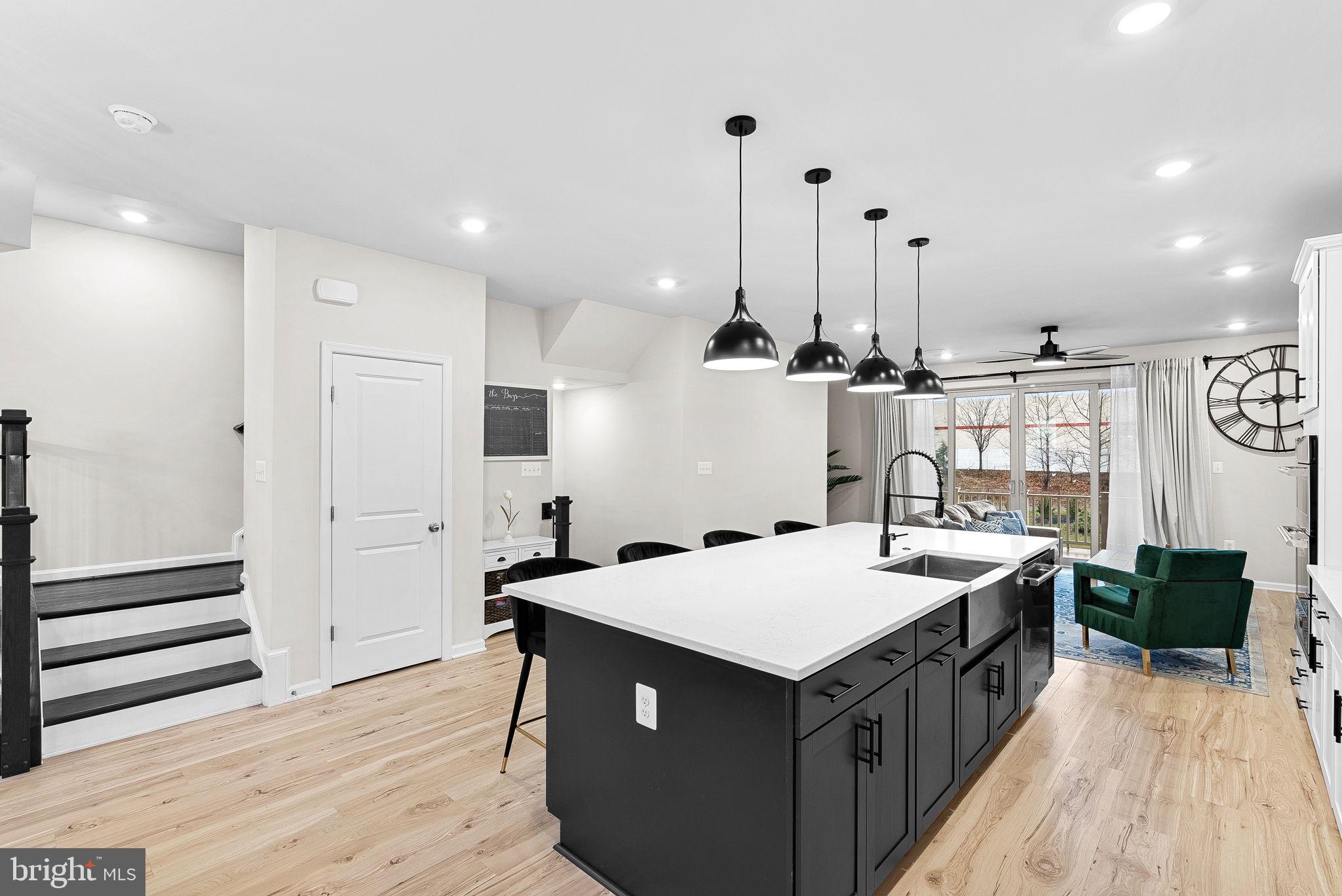 EAST QUARTER - Residential