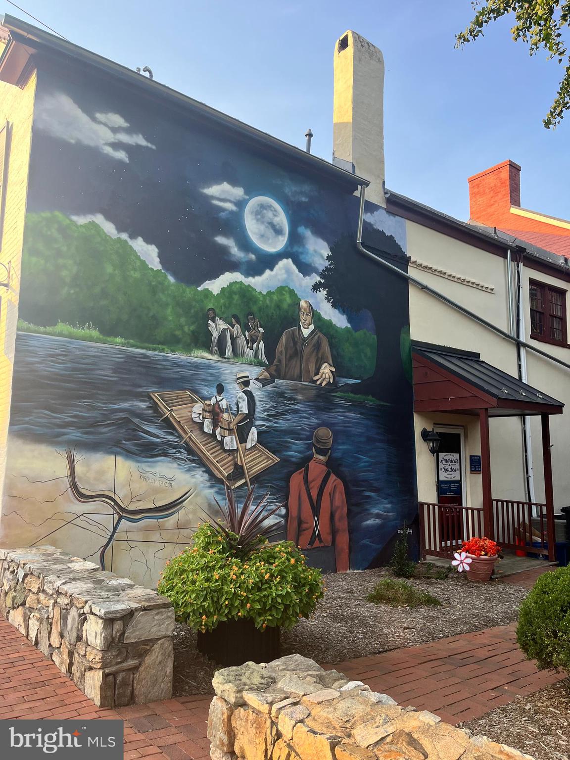 EAST QUARTER - Residential