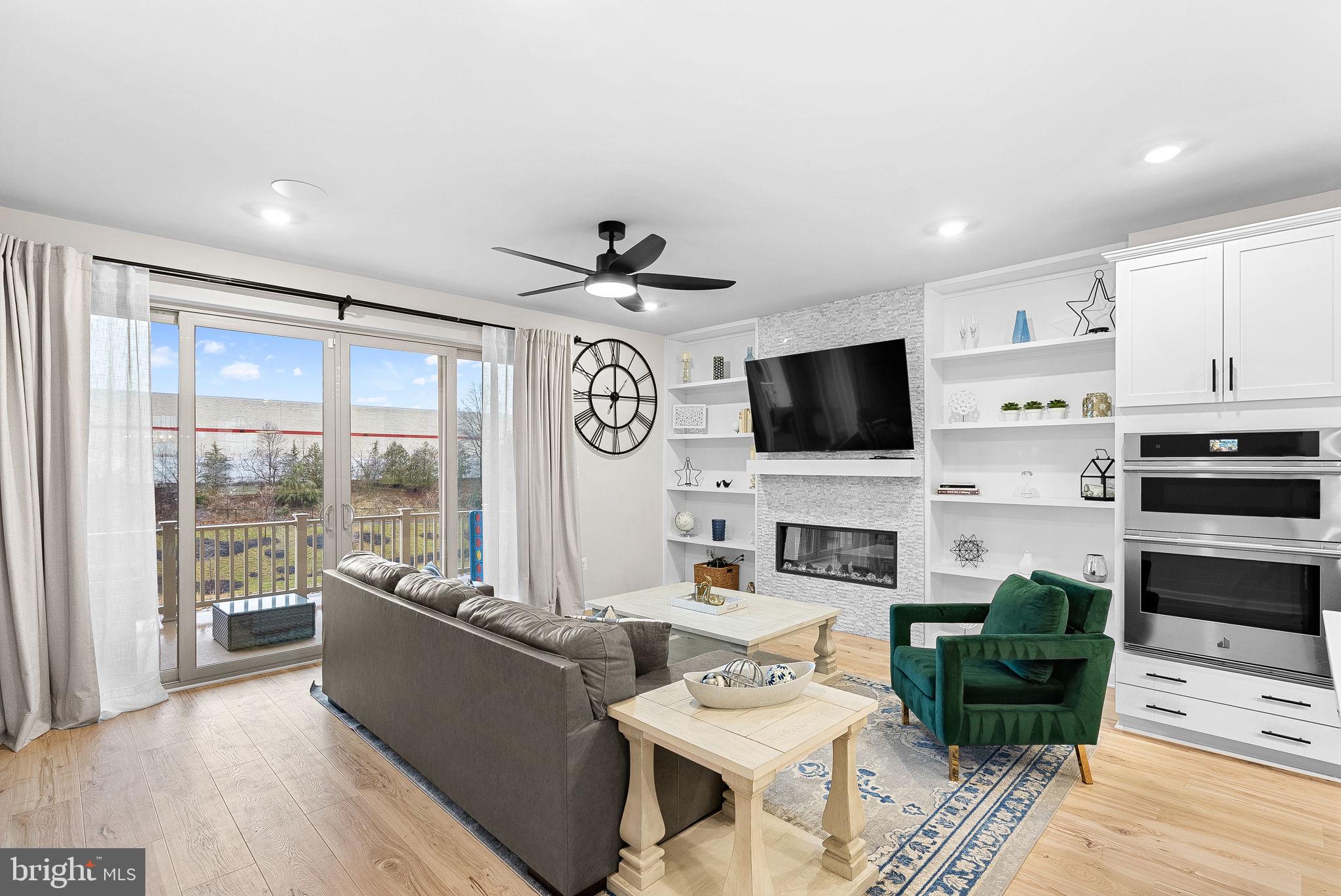 EAST QUARTER - Residential