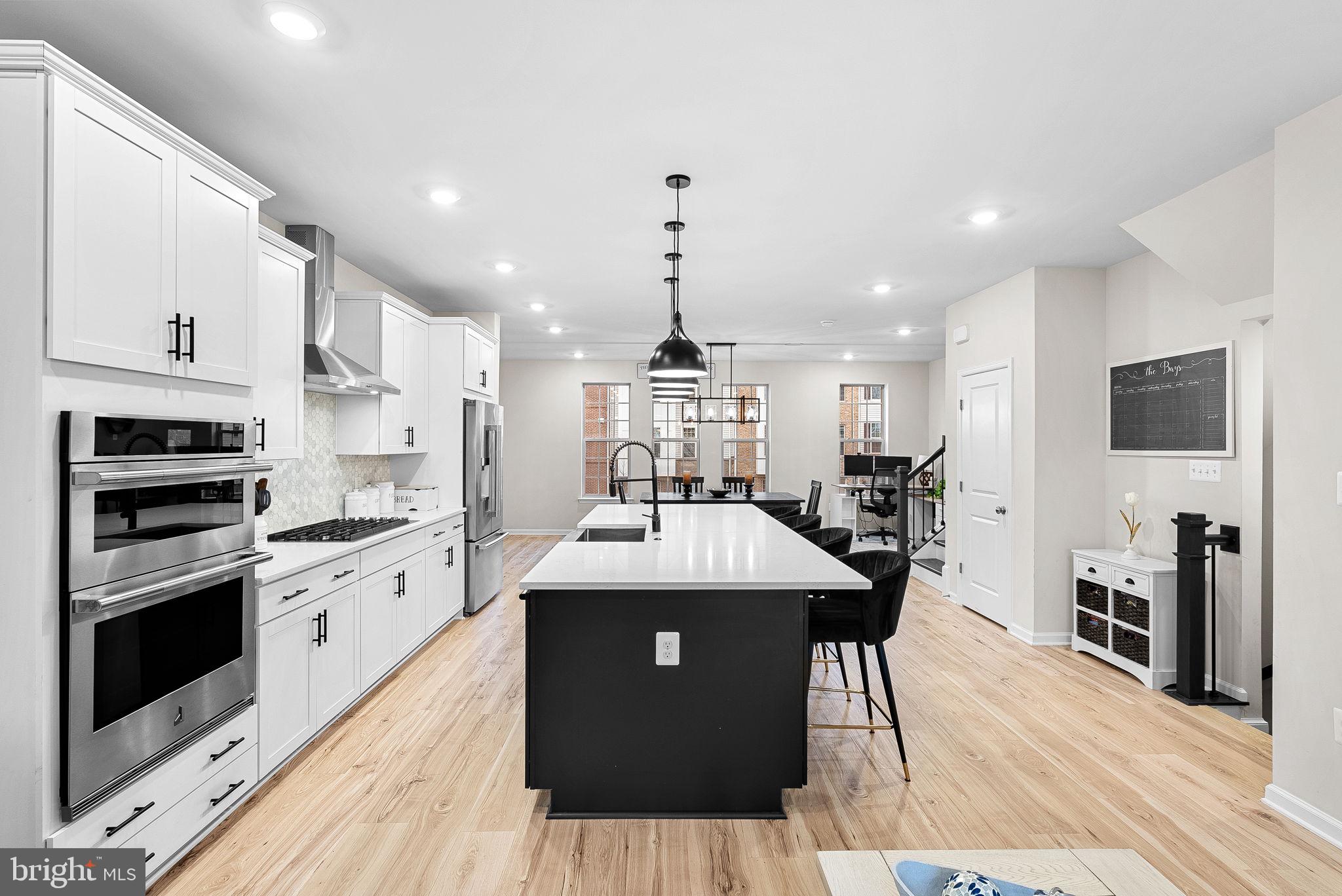 EAST QUARTER - Residential