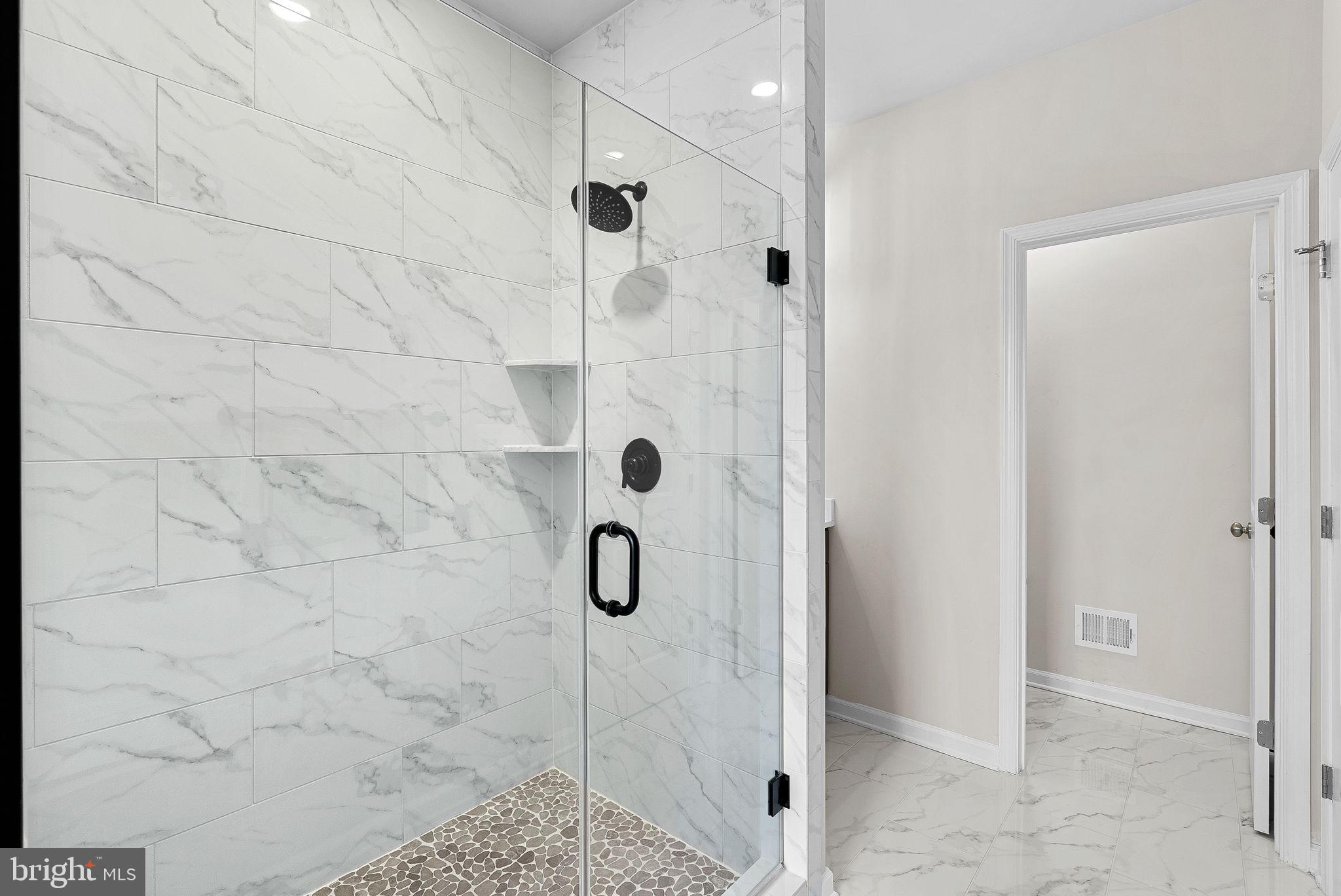 EAST QUARTER - Residential