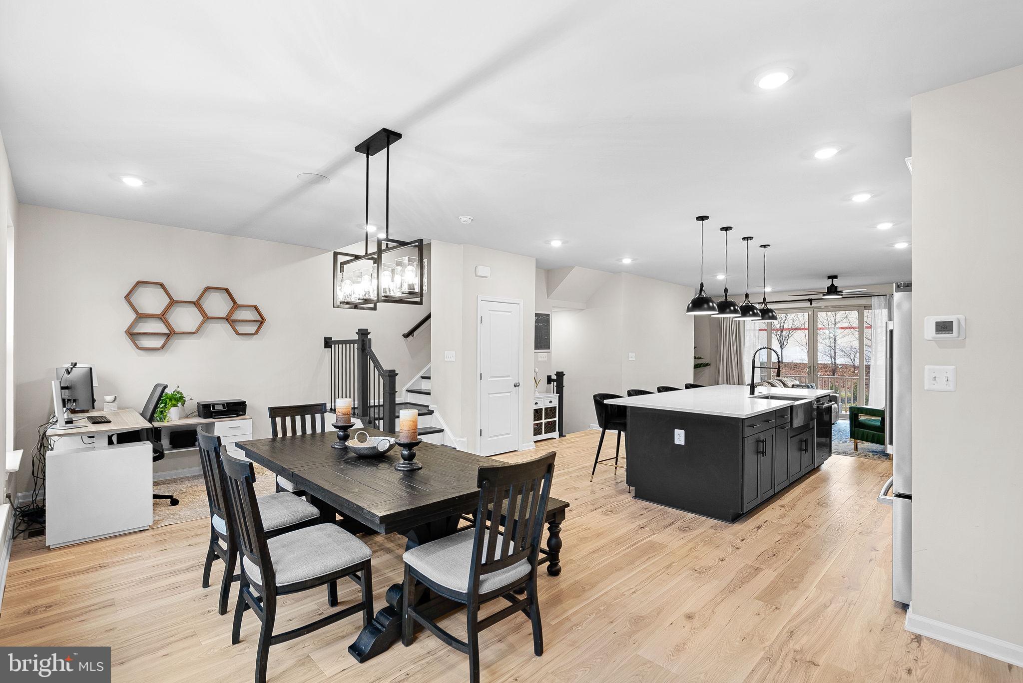 EAST QUARTER - Residential