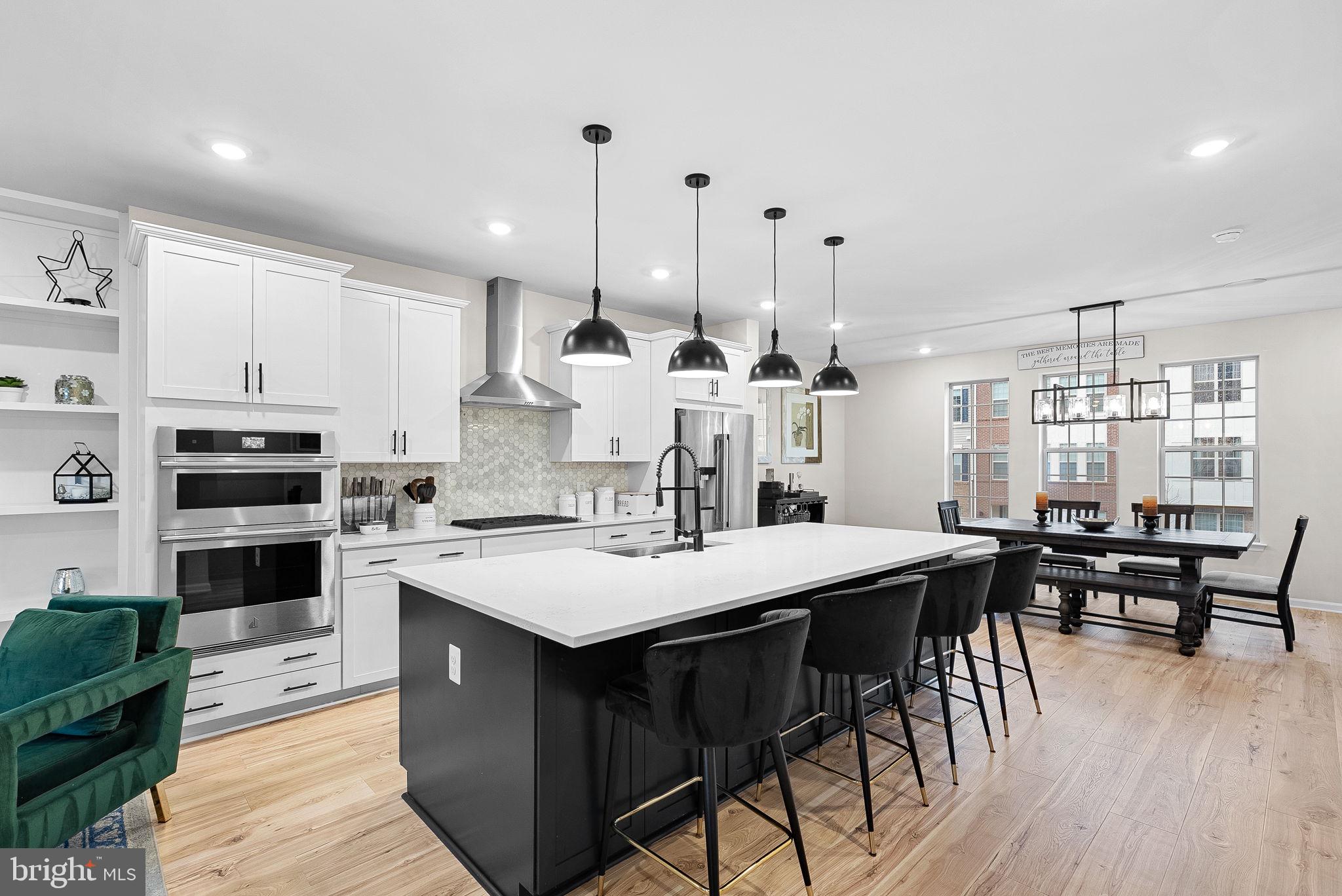 EAST QUARTER - Residential