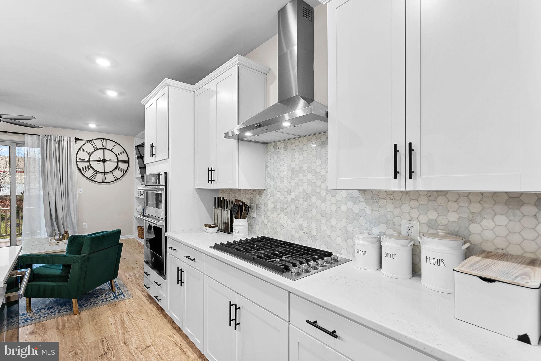 EAST QUARTER - Residential