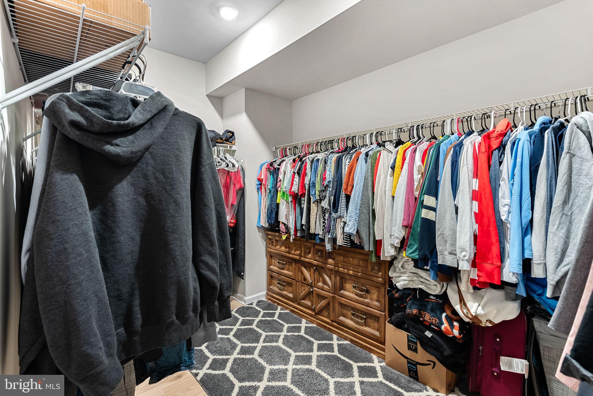 EAST QUARTER - Residential