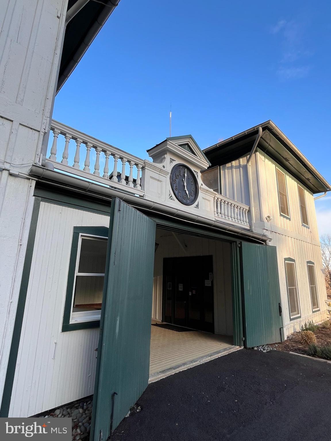 EAST QUARTER - Residential