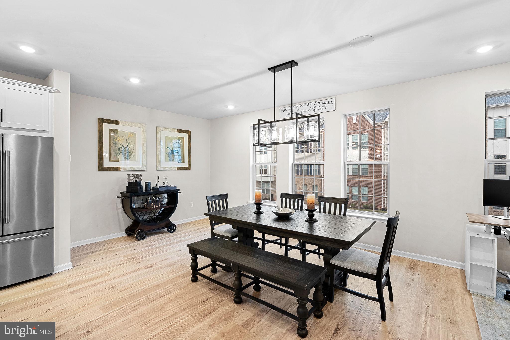 EAST QUARTER - Residential