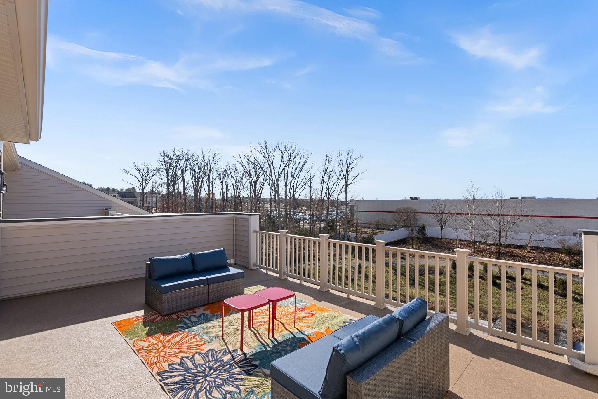 EAST QUARTER - Residential