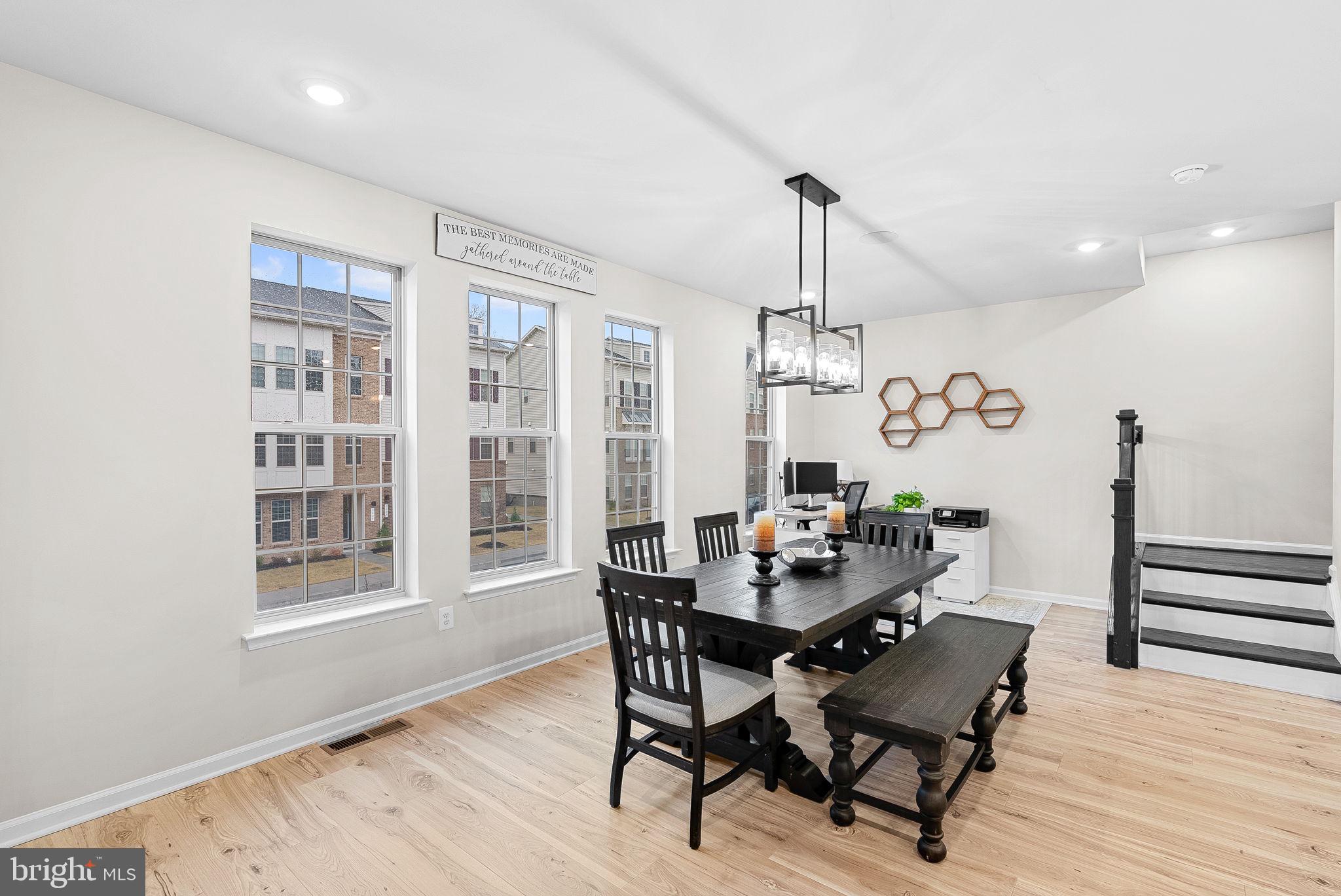 EAST QUARTER - Residential