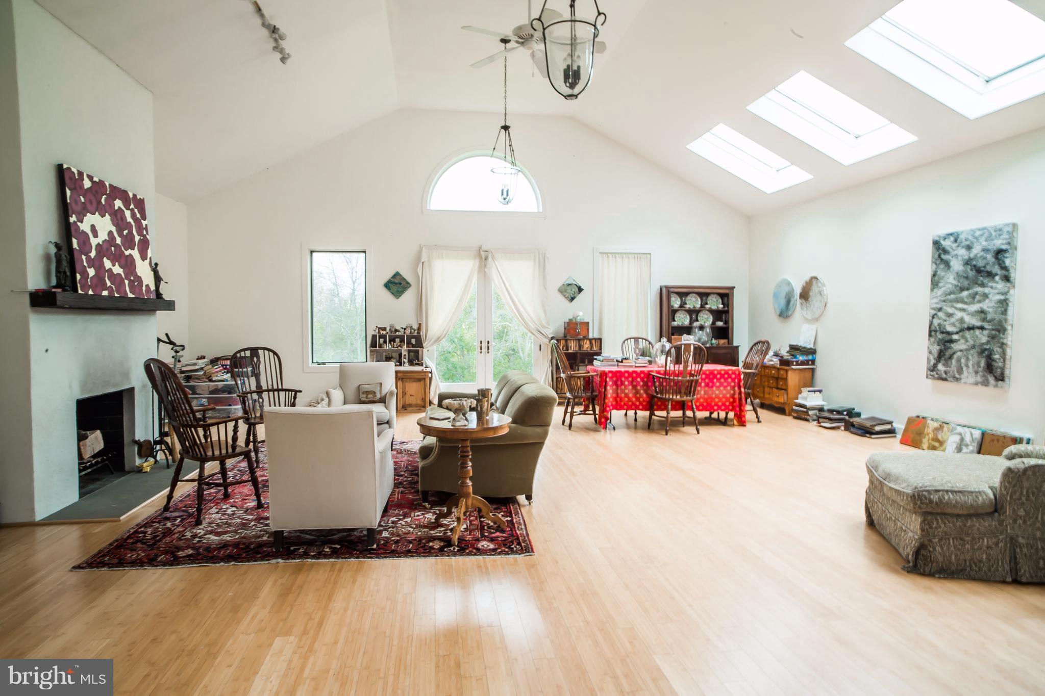 ASPEN HILL - Residential