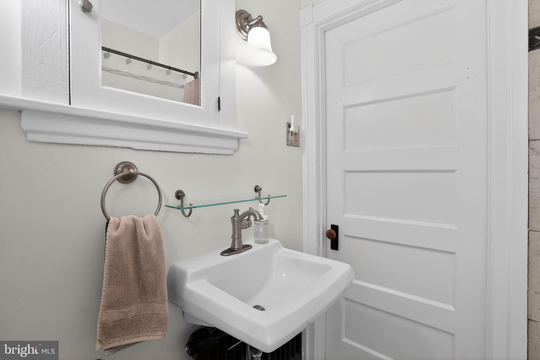 ROXBOROUGH - Residential