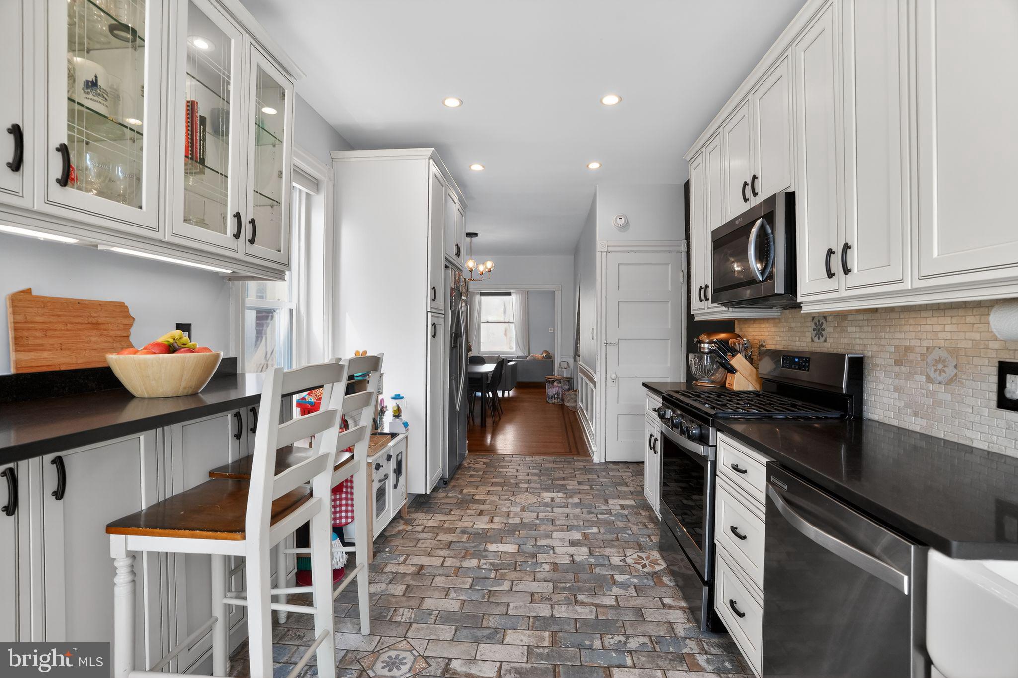 ROXBOROUGH - Residential