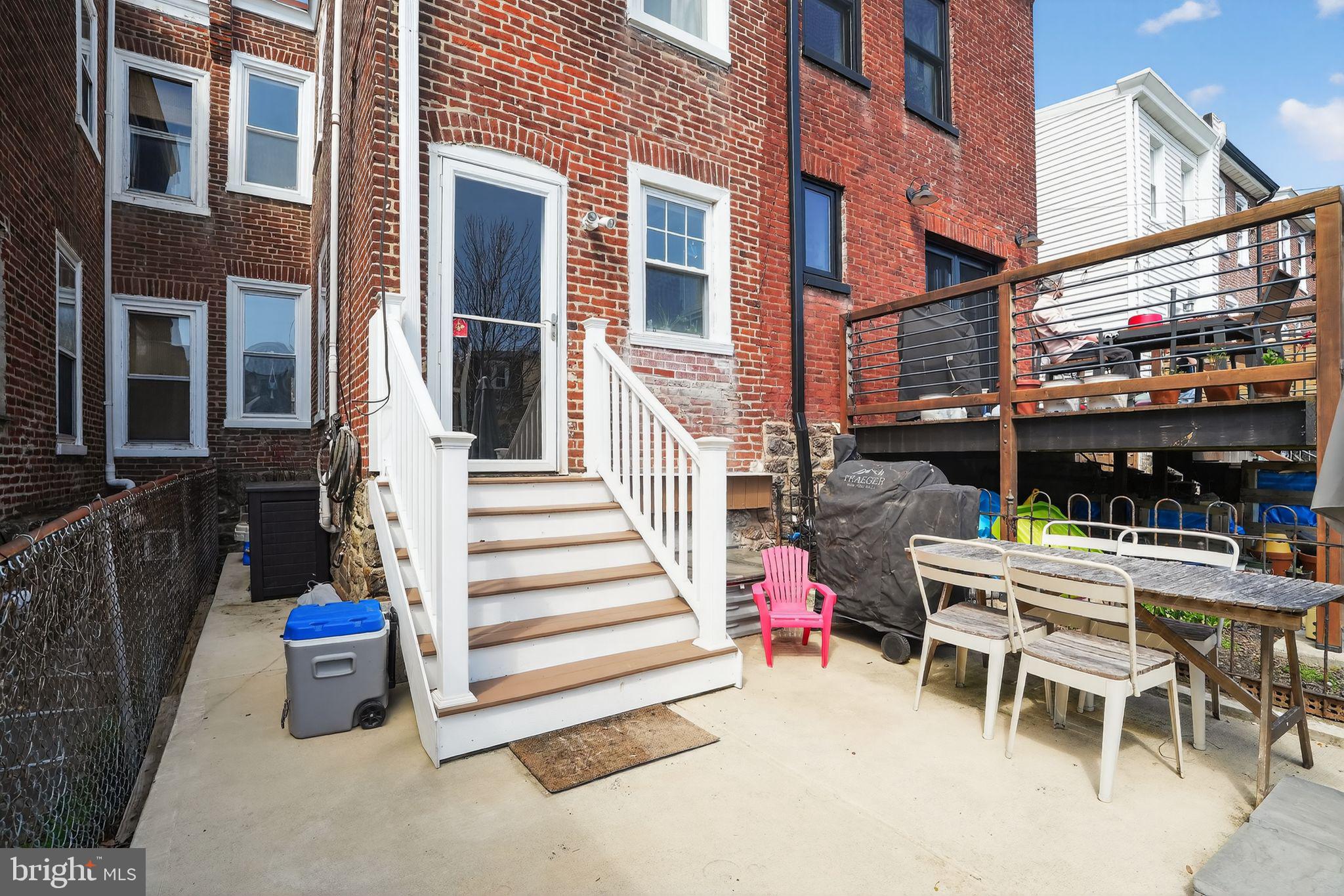 ROXBOROUGH - Residential