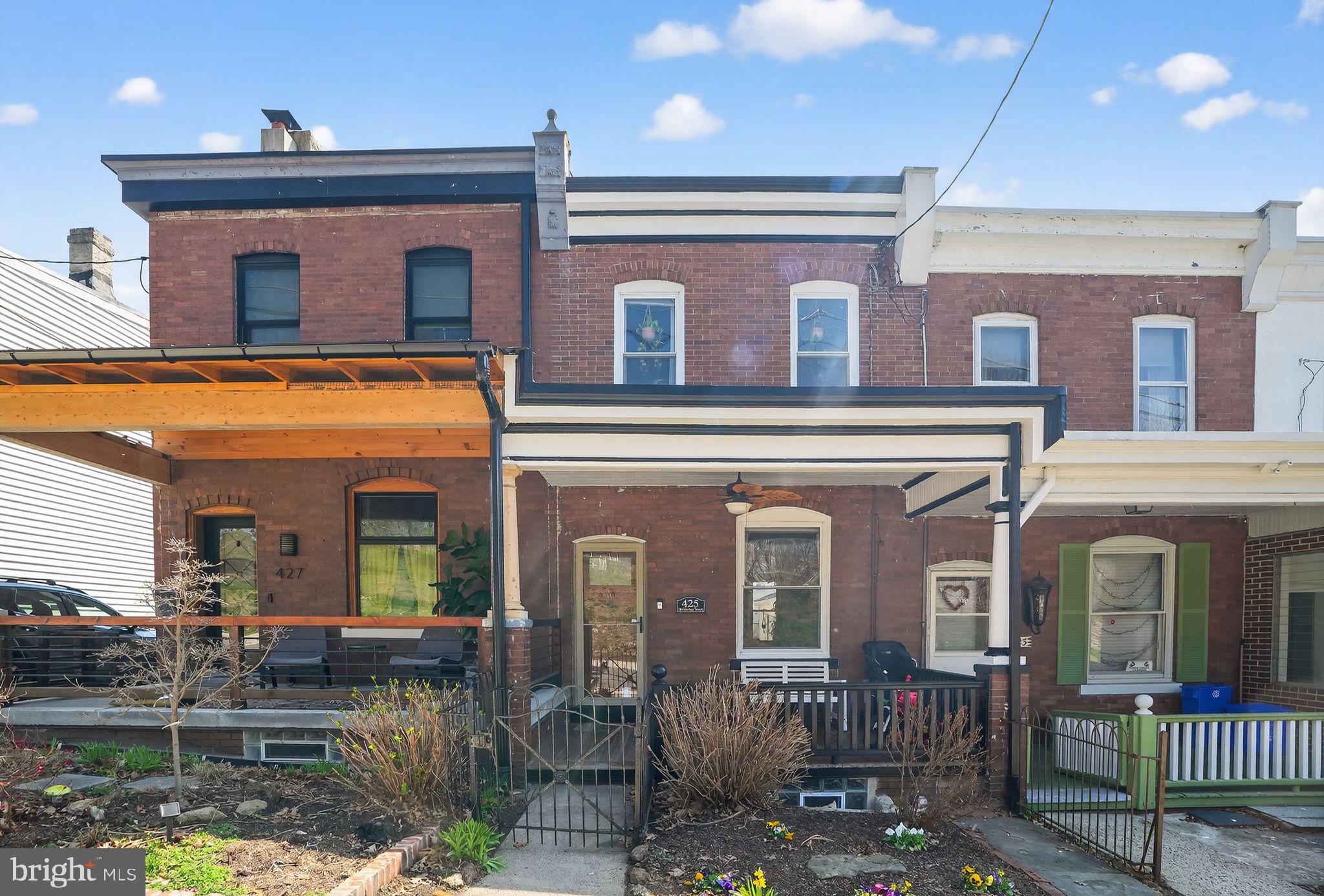 ROXBOROUGH - Residential