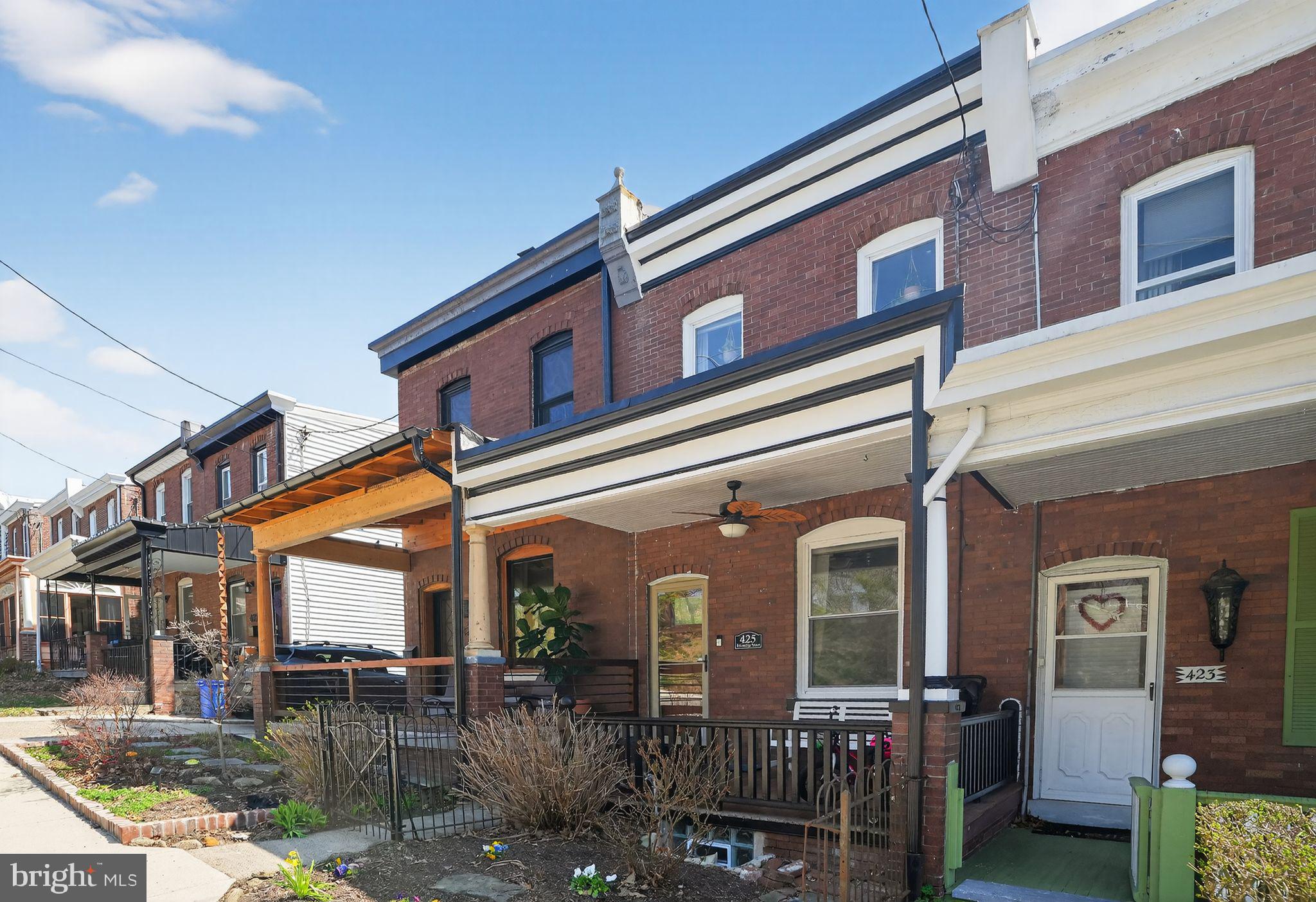 ROXBOROUGH - Residential