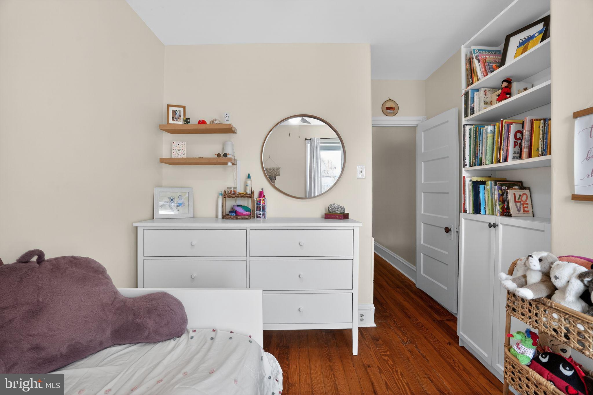 ROXBOROUGH - Residential