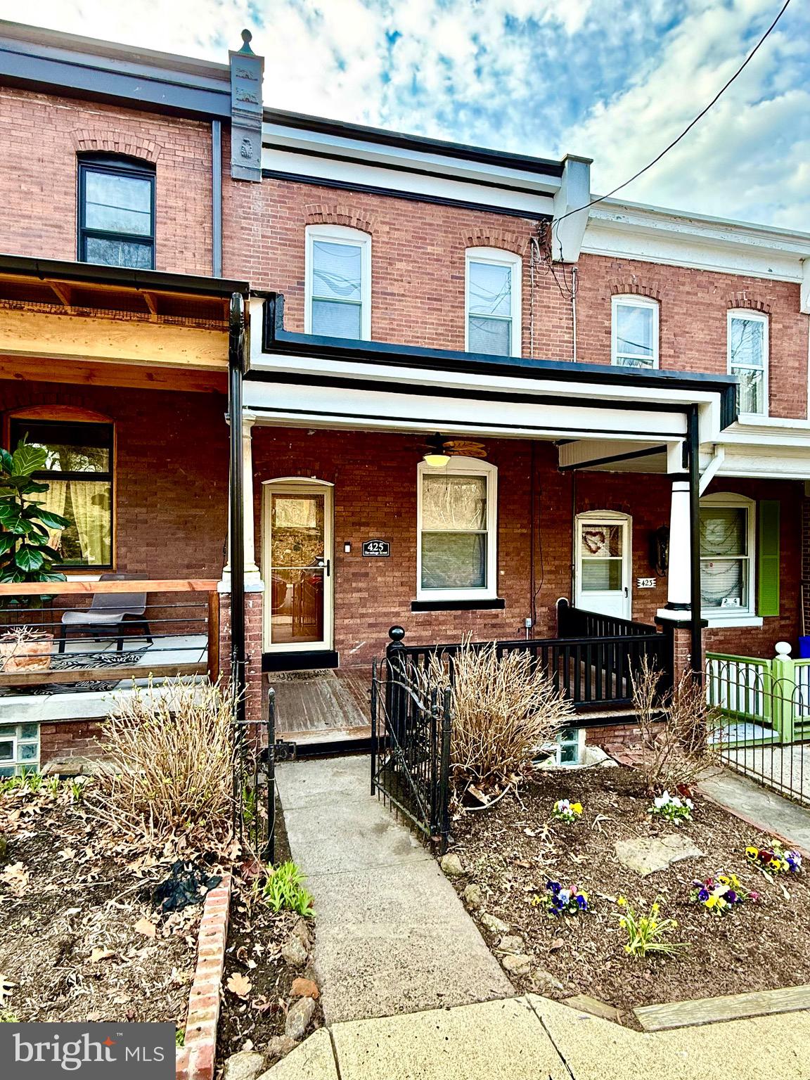 425 HERMITAGE STREET