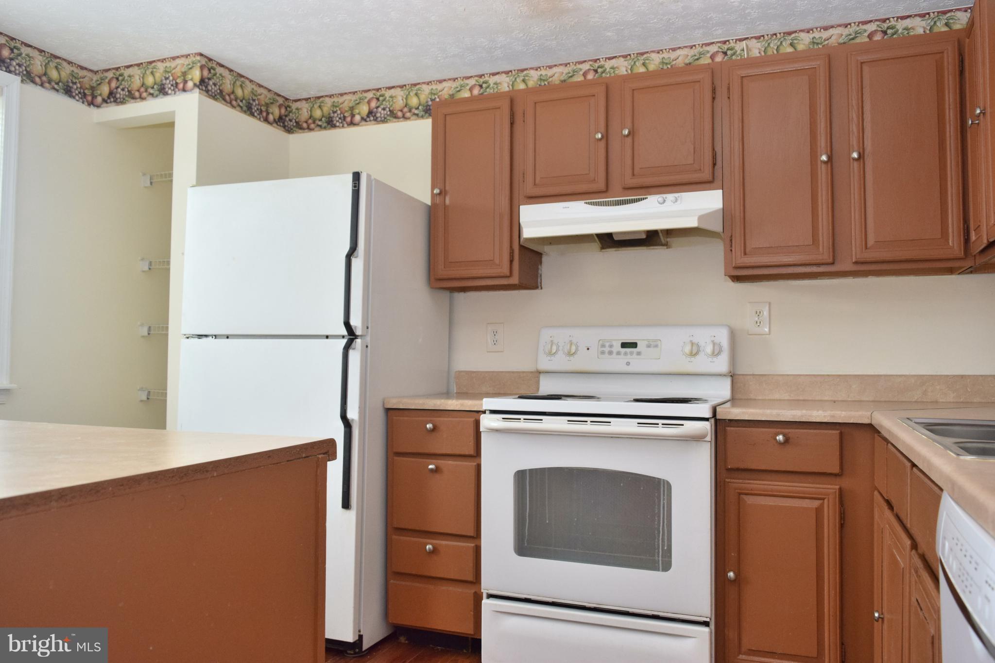 ROLLINGWOOD VILLAGE - Residential Lease