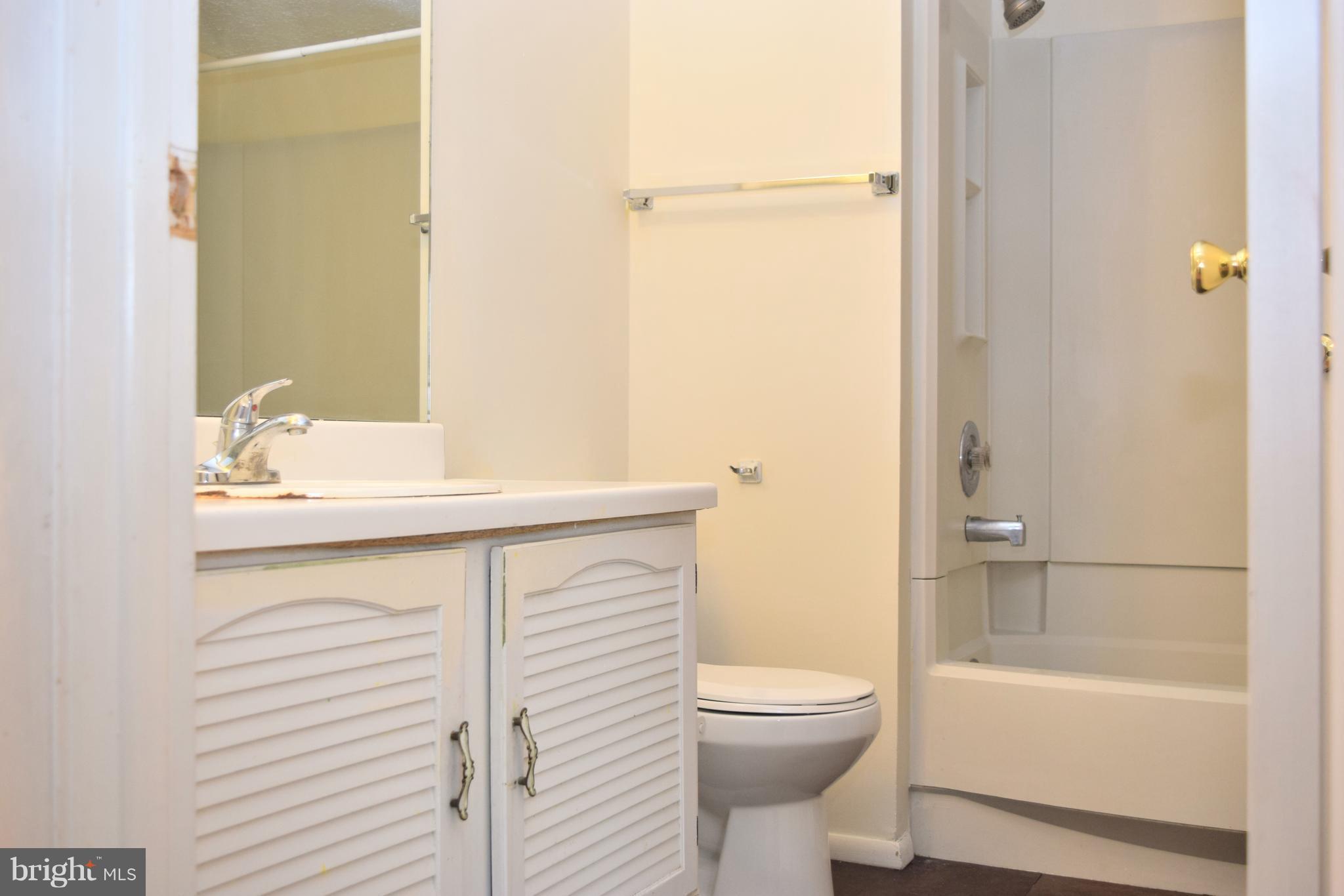 ROLLINGWOOD VILLAGE - Residential Lease