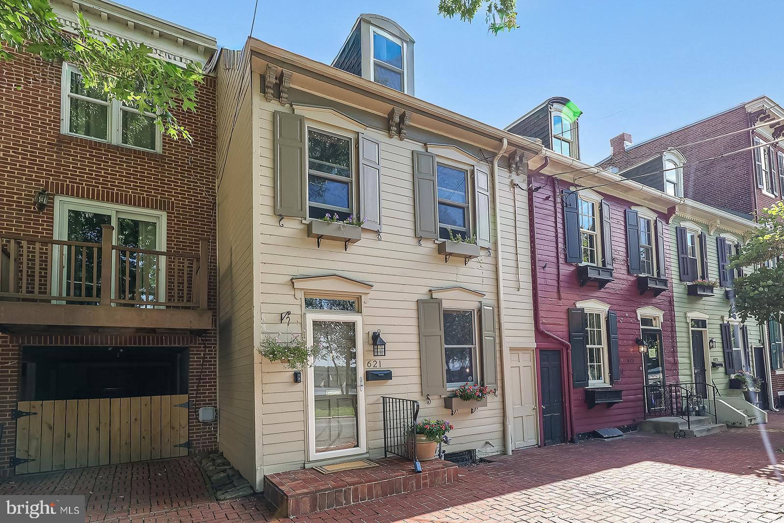 621 S FRONT STREET