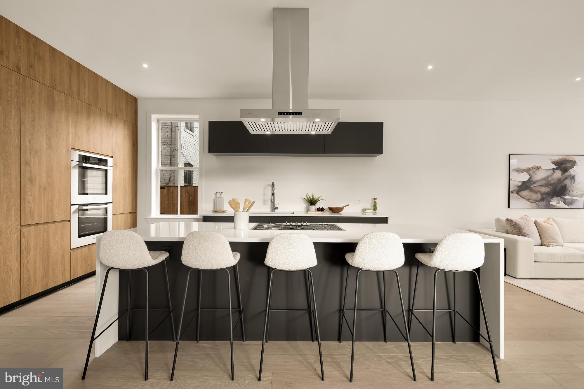 CAPITOL HILL - Residential